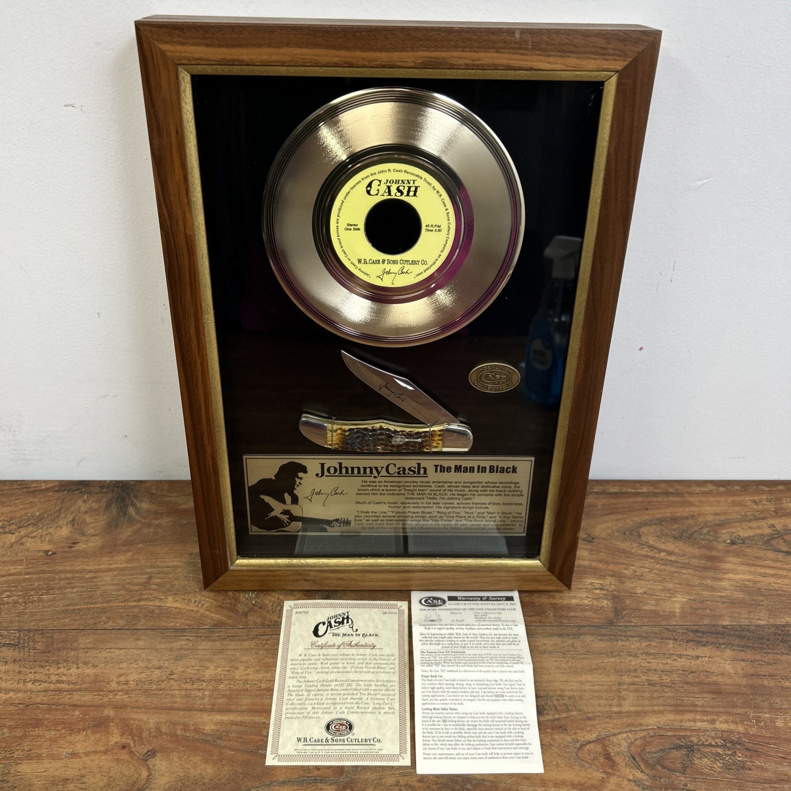 2010 Johnny Cash Commemorative CASE Knife With Gold Record 