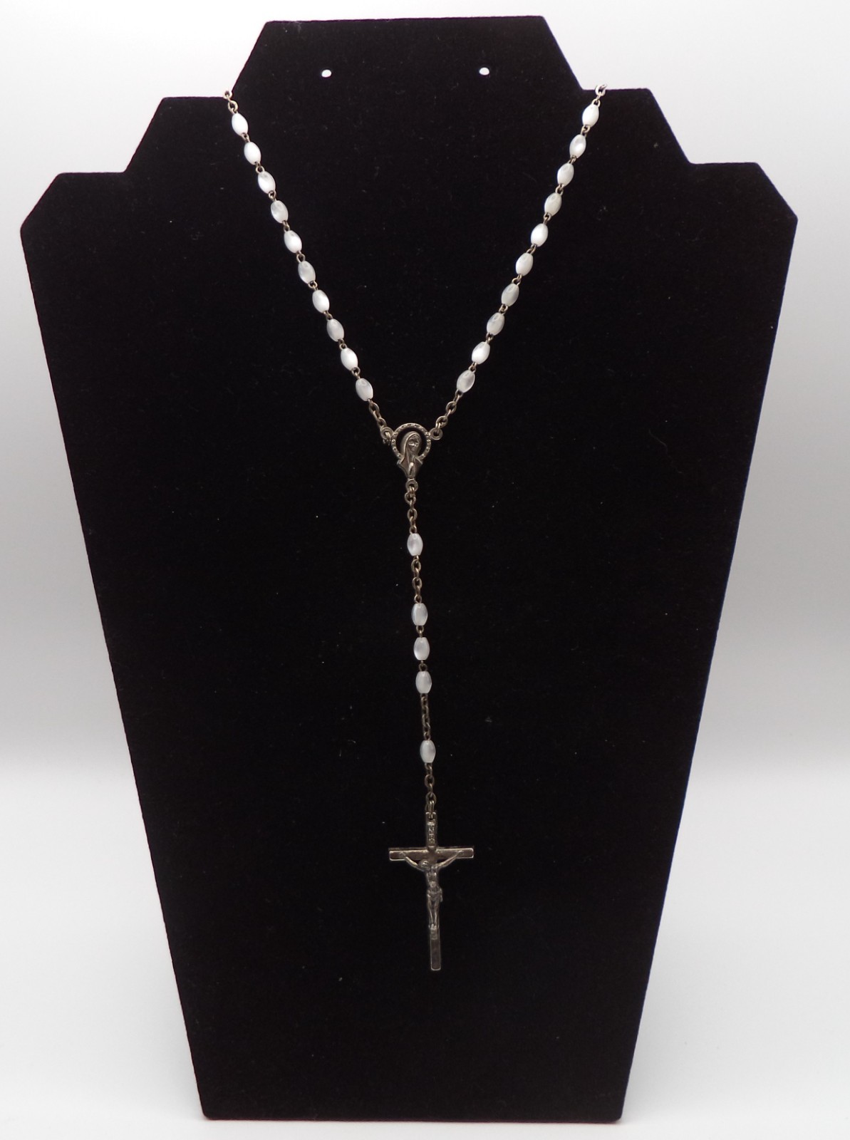 Vintage Italy White Satin Glass Rosary Moonstone Cat Eye Sacred Heart Cross 16 I Vintage Italy White Satin Glass Rosary Moonstone Cat Eye Sacred Heart Cross 16 I
