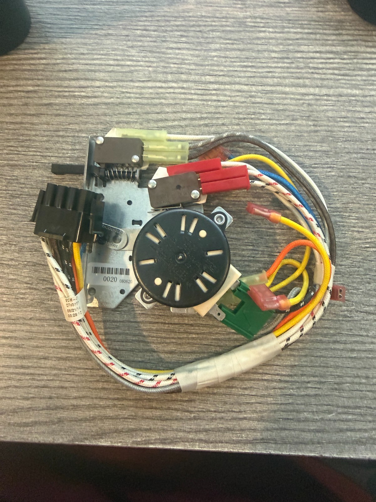 NEW GE OVEN LATCH ASSEMBLY PART NUMBER WB14T10070 SHIPS TODAY NEW GE OVEN LATCH ASSEMBLY PART NUMBER WB14T10070 SHIPS TODAY