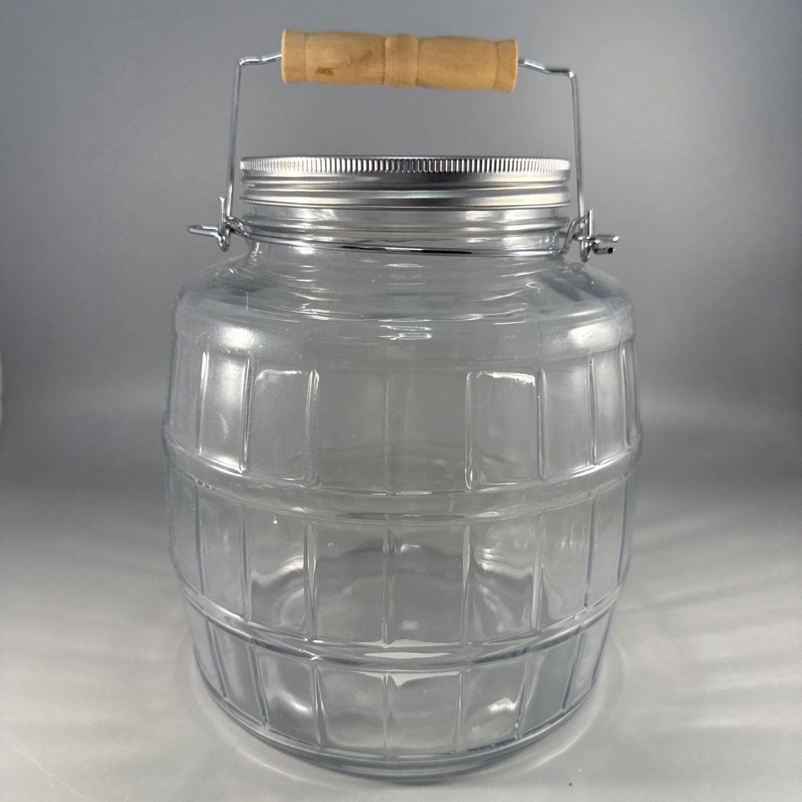 Anchor Hocking Barrel Shaped Glass Pickle Jar Wood Handle Lid Farmhouse Kitchen Anchor Hocking Barrel Shaped Glass Pickle Jar Wood Handle Lid Farmhouse Kitchen