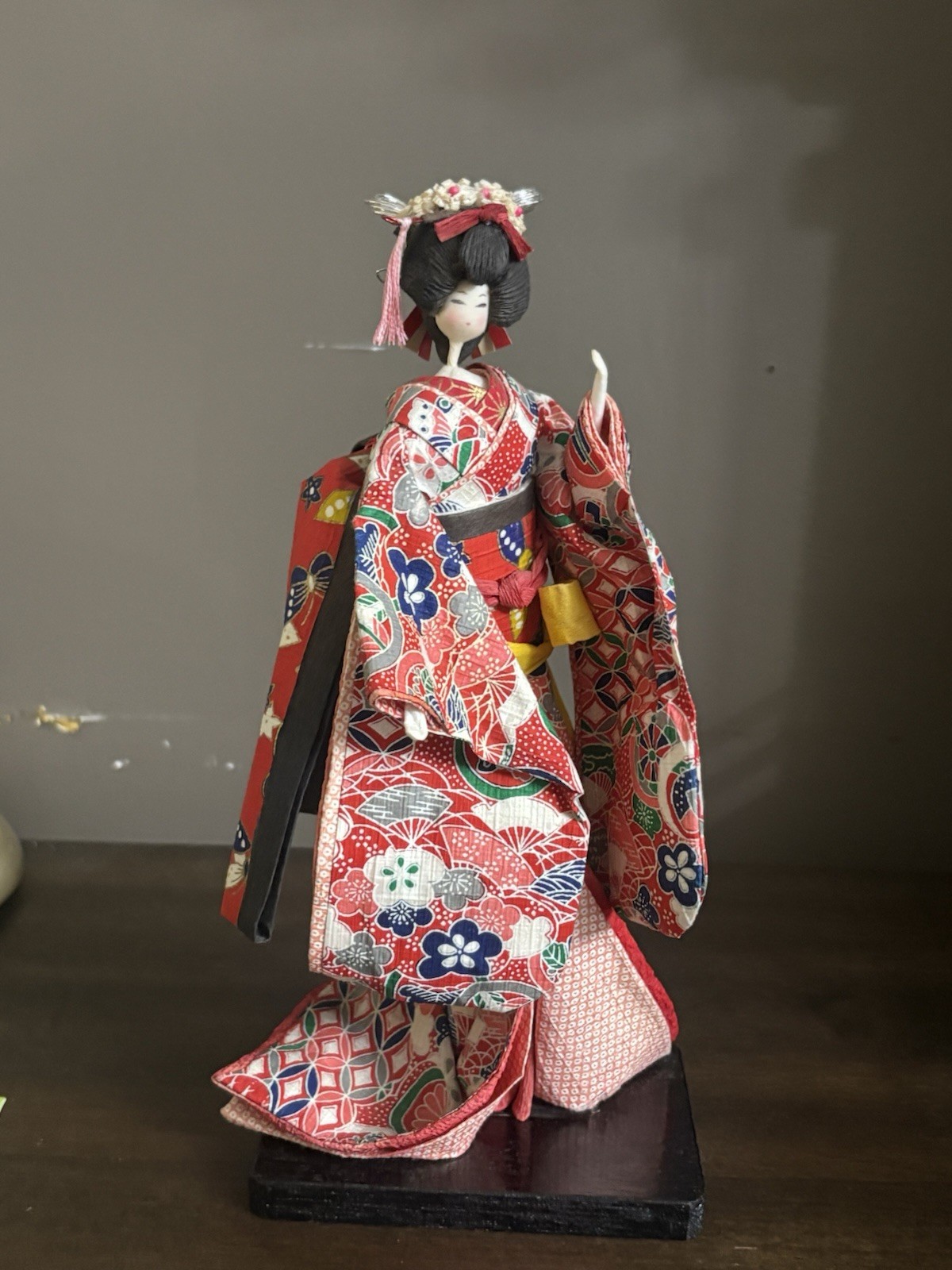 Japanese geisha doll washi paper doll floral kimono red flower motifs