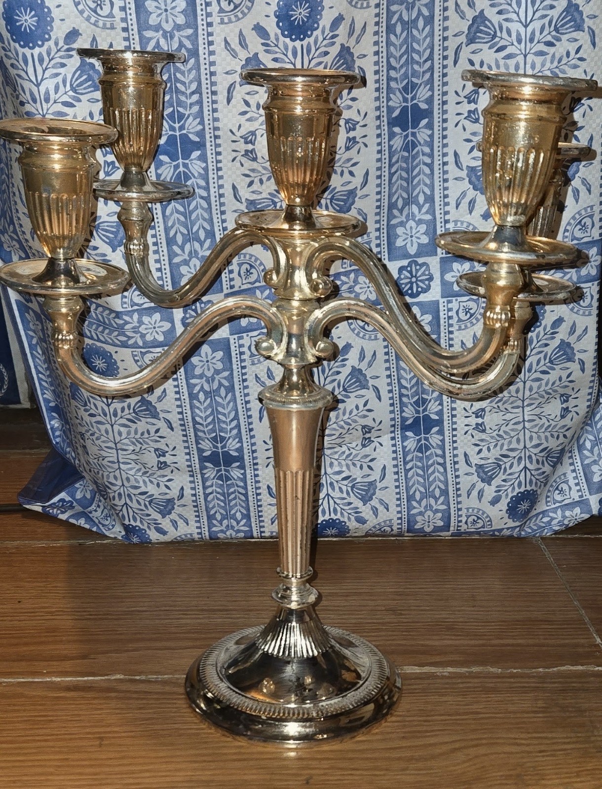 GORGEOUS VINTAGE Silver Plated? Metal 5-Arm Candelabra Elegant 13 Inch Heavy GORGEOUS VINTAGE Silver Plated? Metal 5-Arm Candelabra Elegant 13 Inch Heavy