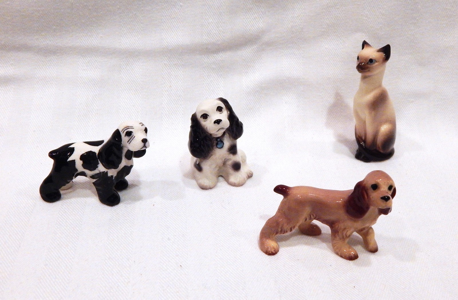 Lot of 4 Vintage Hagen Renaker 3 Miniature Dogs and 1 Cat