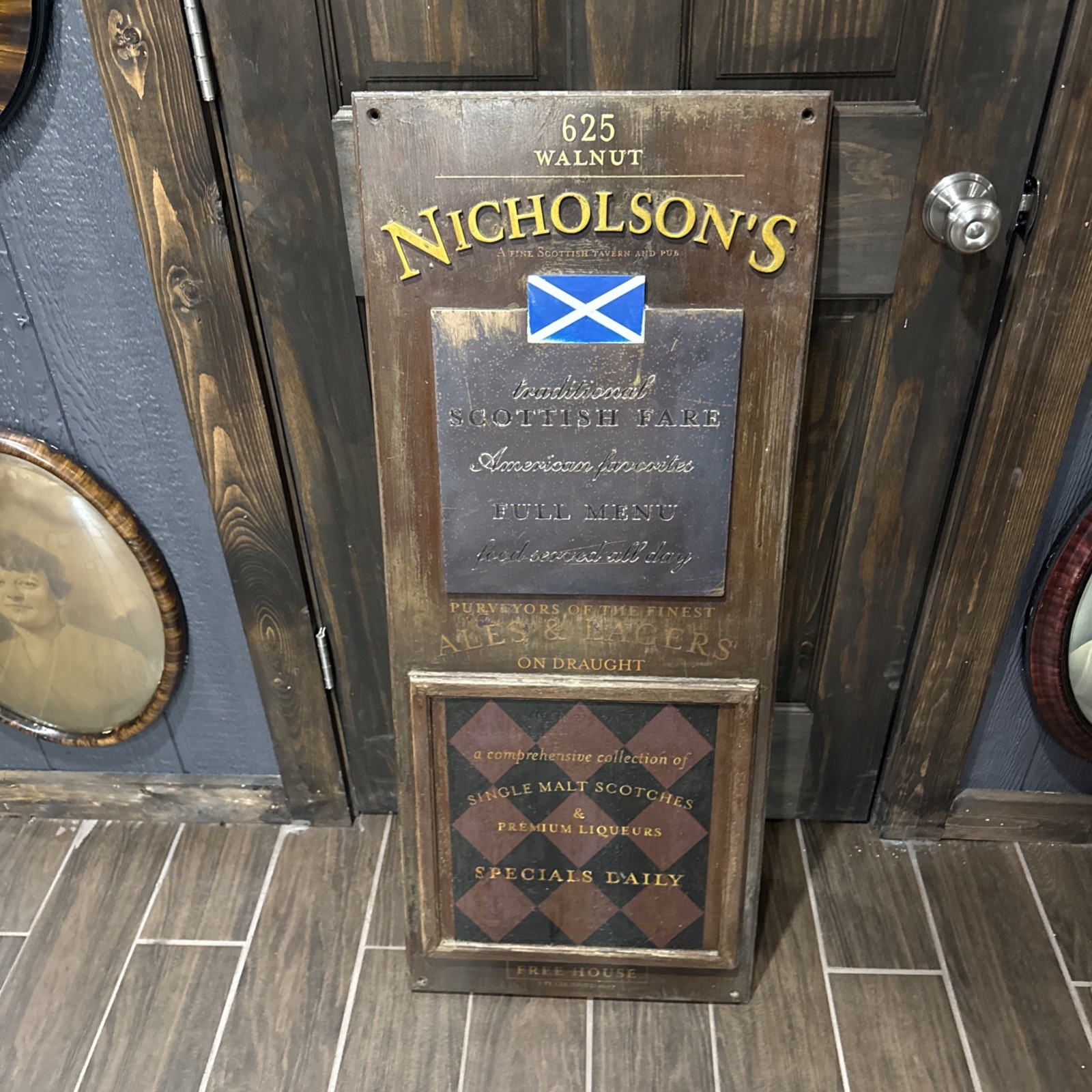 NICHOLSONS SCOTTISH TAVERN WOODEN SIGN CINCINNATI OHIO 625 WALNUT STREET 