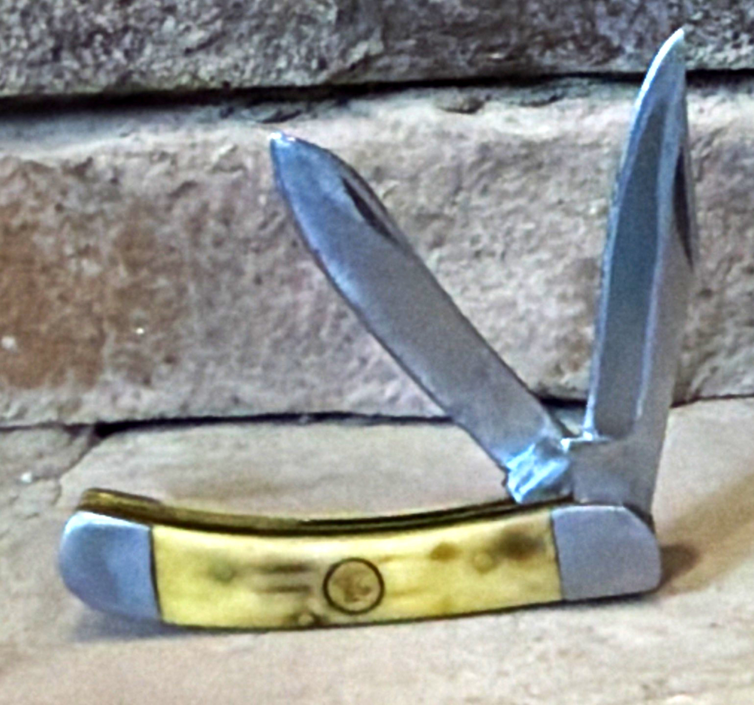 Wild Turkey 1982 Vintage 2-Blade Stainless Pen Pocketknife Bone Handle