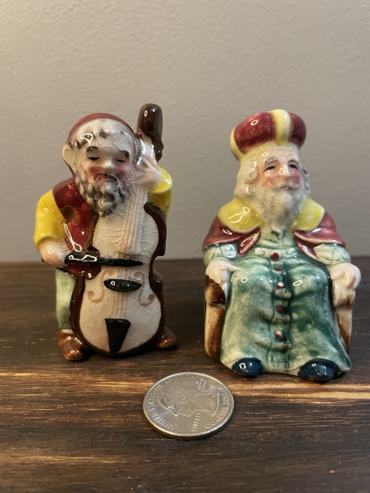 Vintage Majolica King And His Musician Salt And Paper Shakers