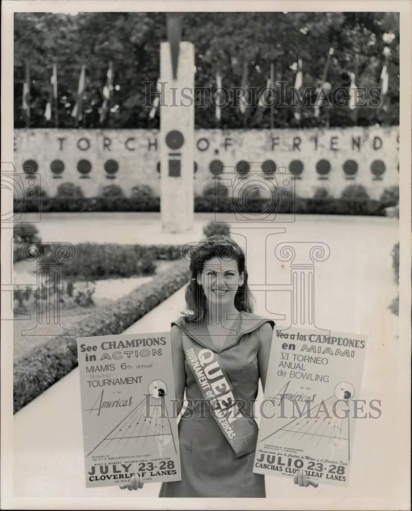1968 Press Photo Miss Tournament of Americas Queen, Robin Whatley. - lry06818 1968 Press Photo Miss Tournament of Americas Queen, Robin Whatley. - lry06818