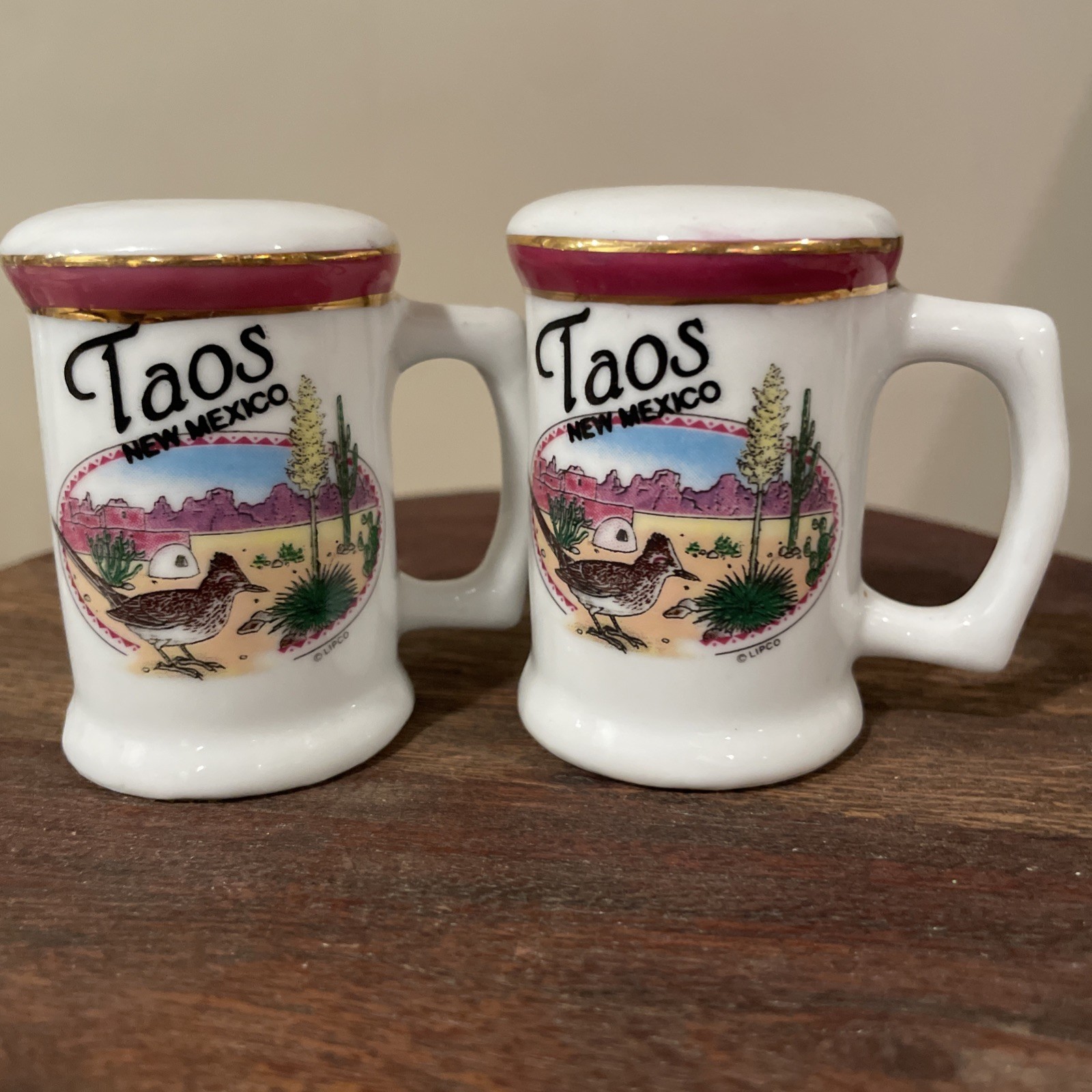 Salt & Pepper Shakers Taos New Mexico Vintage 2.5 inch tall
