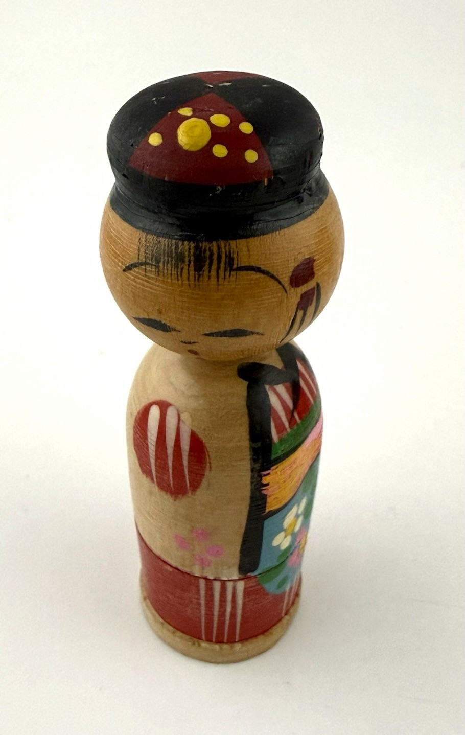 Vintage Miniature Japanese Kokeshi Doll – Hand-Painted Wooden Folk Art Vintage Miniature Japanese Kokeshi Doll – Hand-Painted Wooden Folk Art