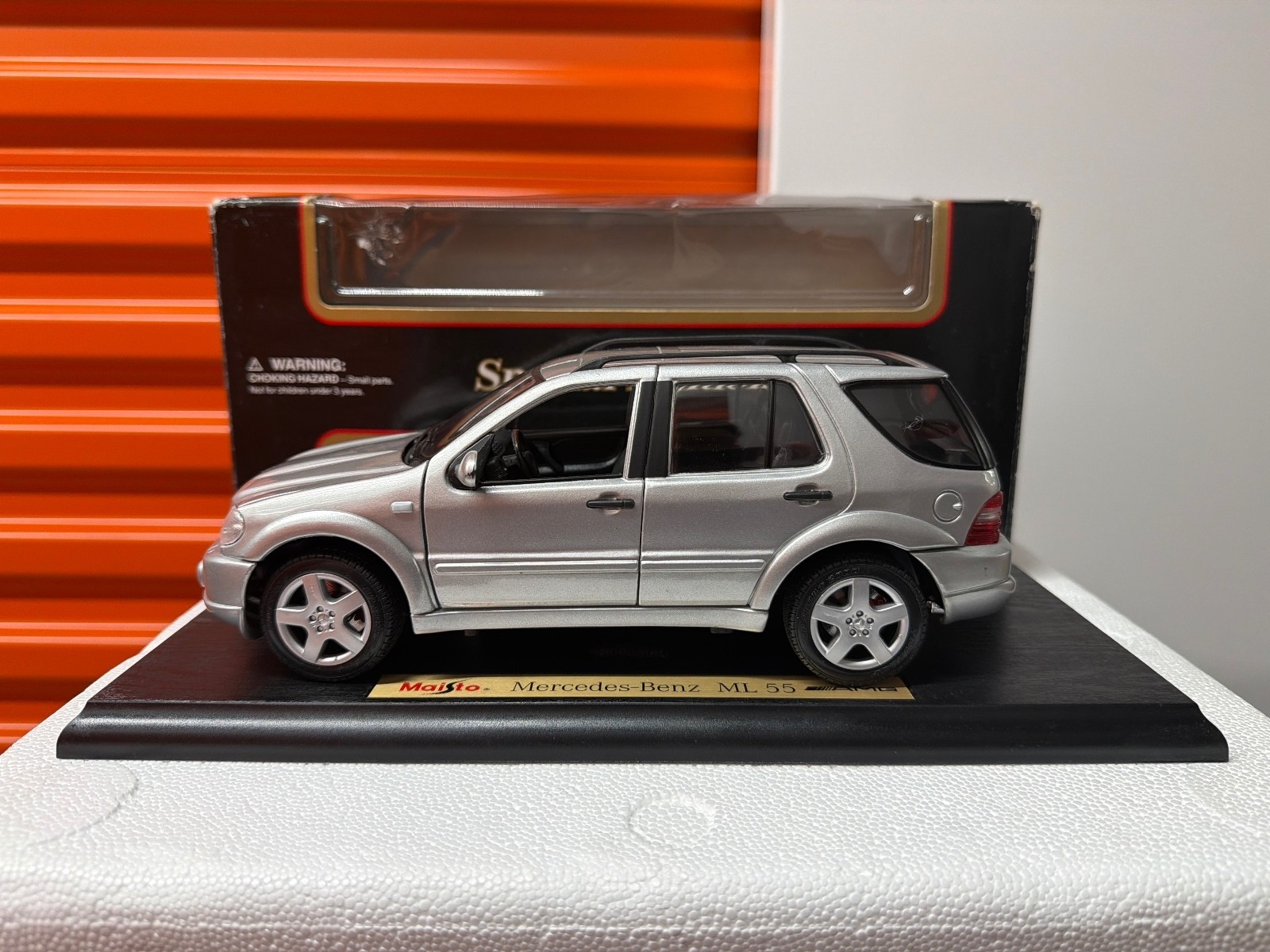 Maisto Special Edition Mercedes-Benz ML 55 AMG Diecast Model Car Silver Maisto Special Edition Mercedes-Benz ML 55 AMG Diecast Model Car Silver
