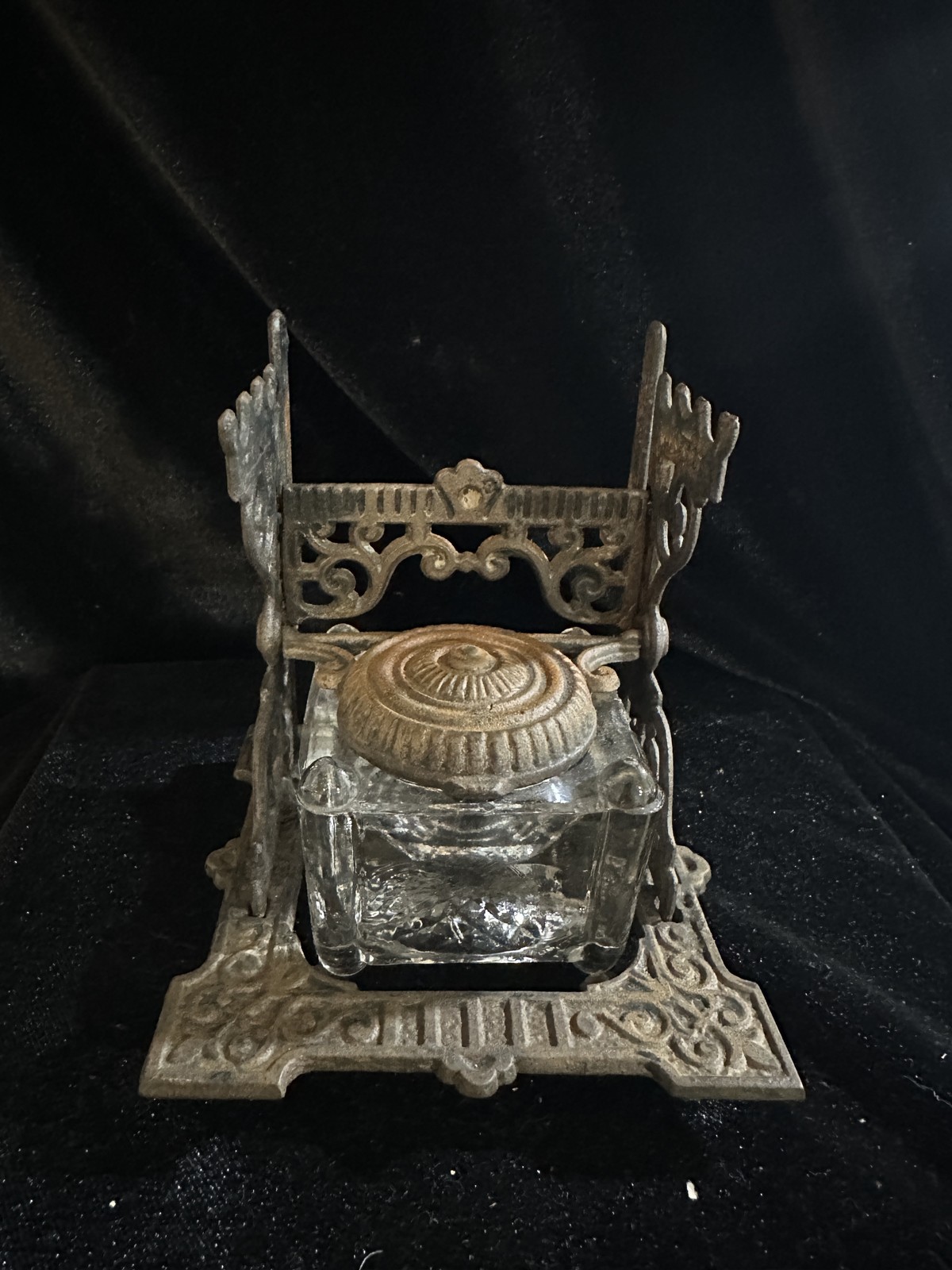 Antique Victorian Cast Iron Inkstand Pressed Glass Inkwell Hinged Lid Pen Rest Antique Victorian Cast Iron Inkstand Pressed Glass Inkwell Hinged Lid Pen Rest
