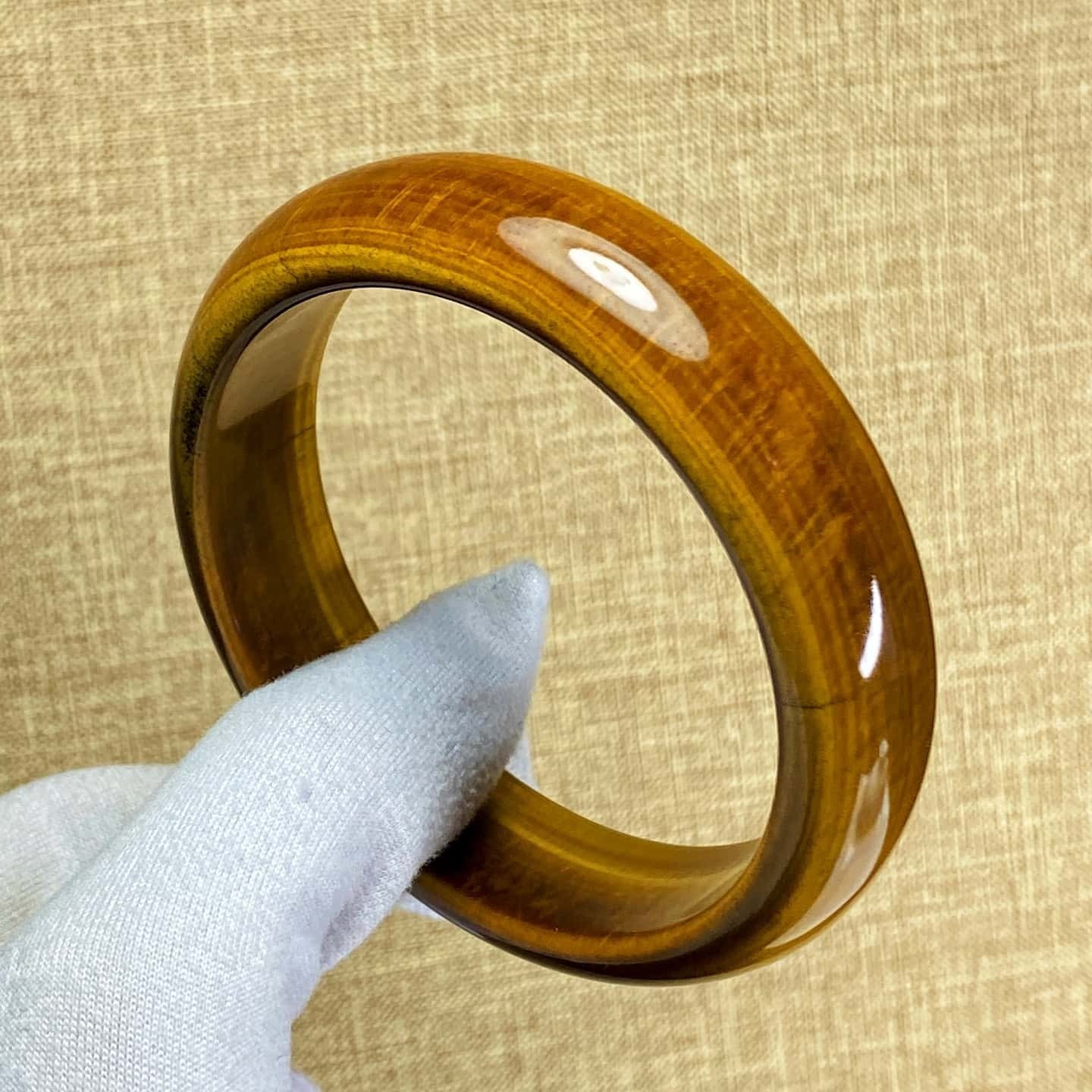 Natural Tiger's eye Quartz Crystals 60.8mm Bracelet Reiki Healing Gems 63.3g Natural Tiger's eye Quartz Crystals 60.8mm Bracelet Reiki Healing Gems 63.3g