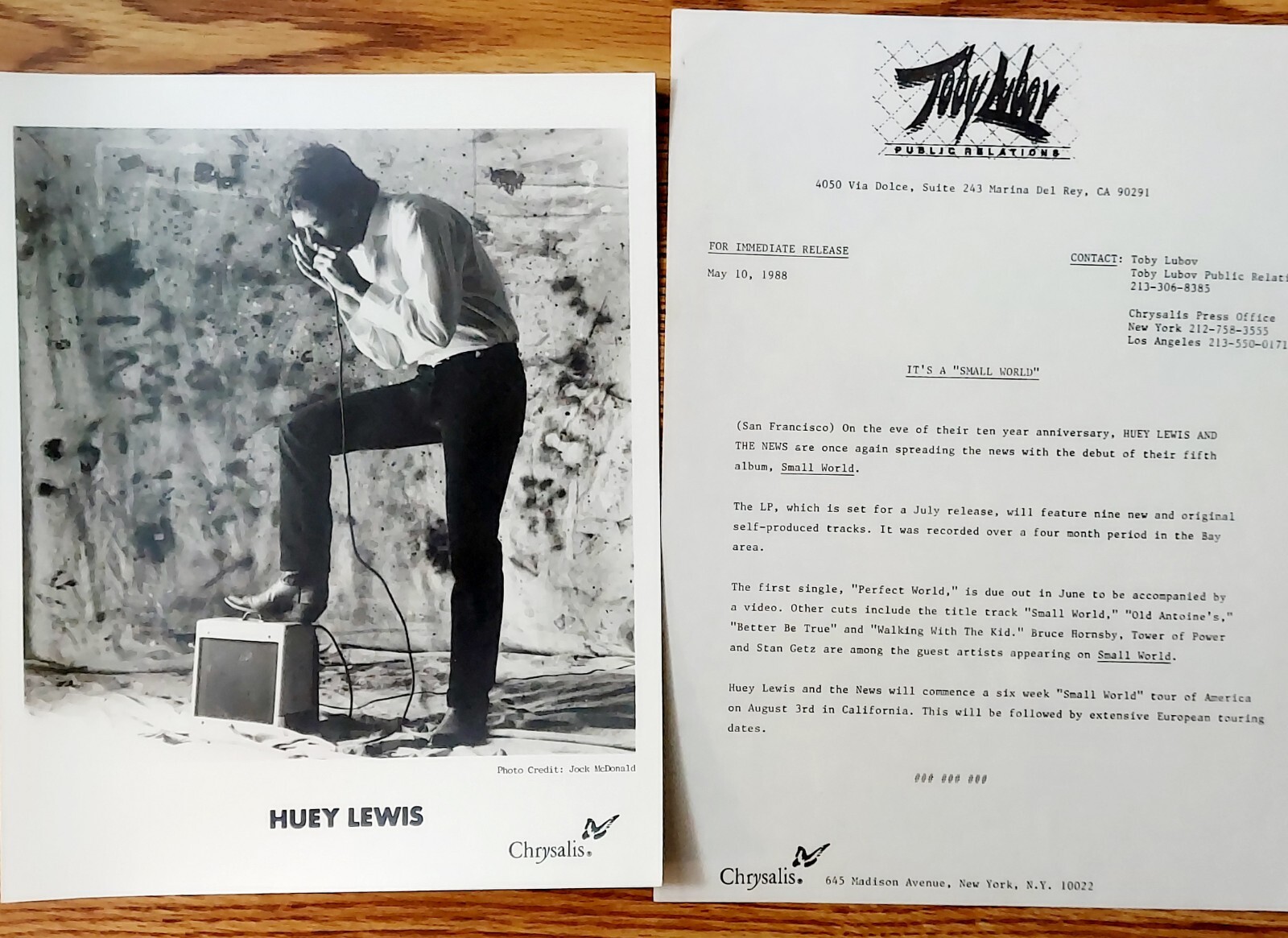 AWESOME 1980's HUEY LEWIS 8x10 Publicity Photo and Chrysalis Press Release 1988