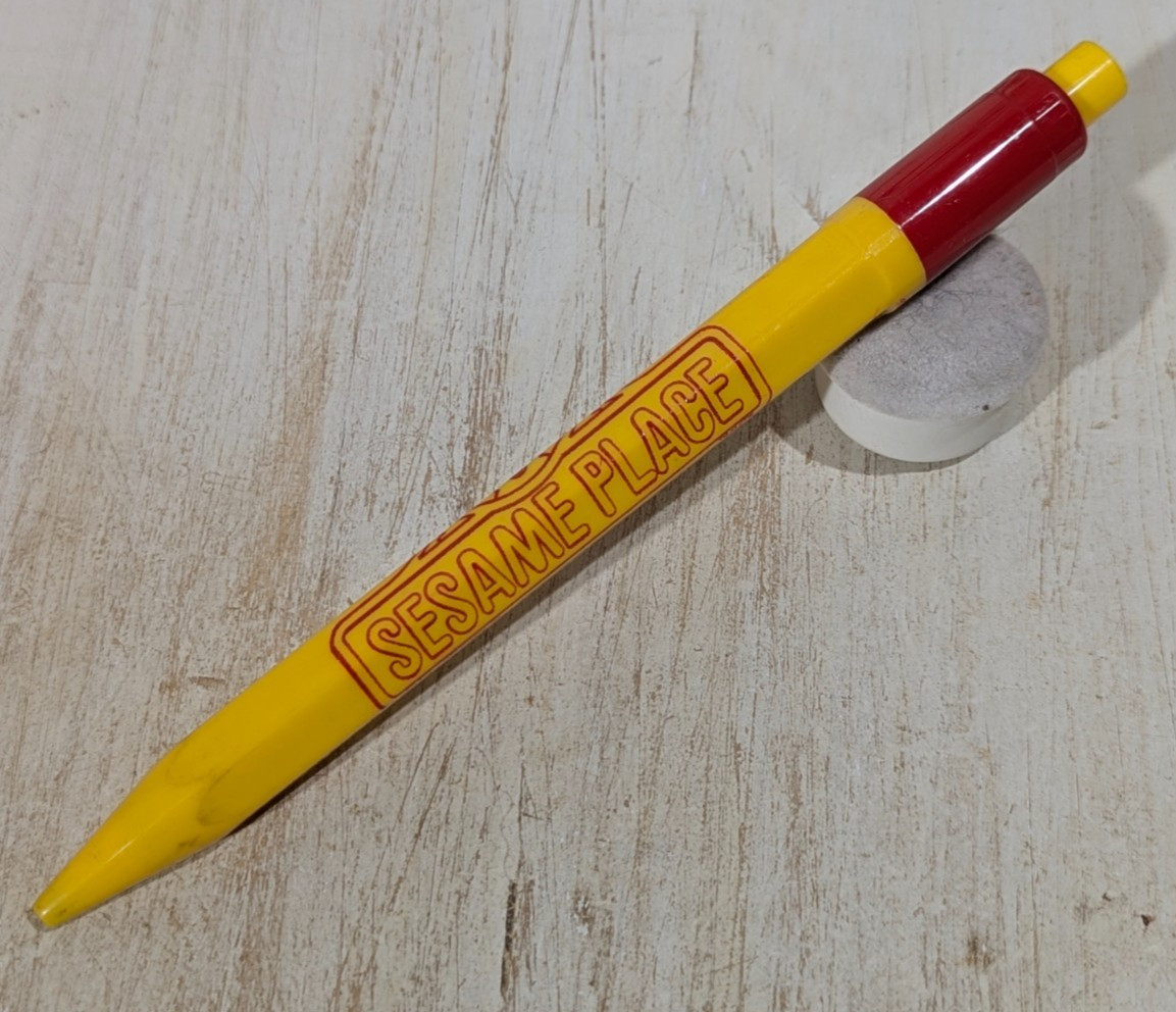 Vintage 1980 Sesame Place Big Bird Oversized Pen, Souvenir, 7\