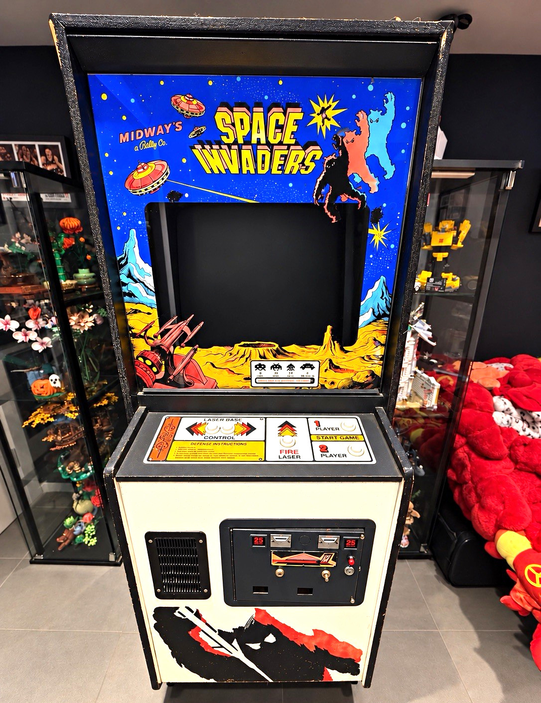 Midway Space Invaders Upright Video Arcade Machine Cabinet Arcade Game 1978 Midway Space Invaders Upright Video Arcade Machine Cabinet Arcade Game 1978