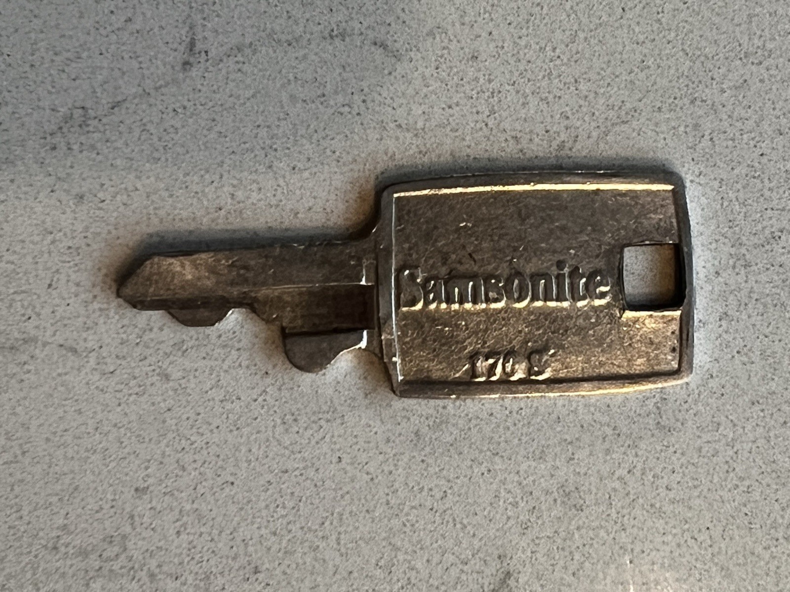 Samsonite 170 S Luggage Baggage Aluminum Key Vintage Original
