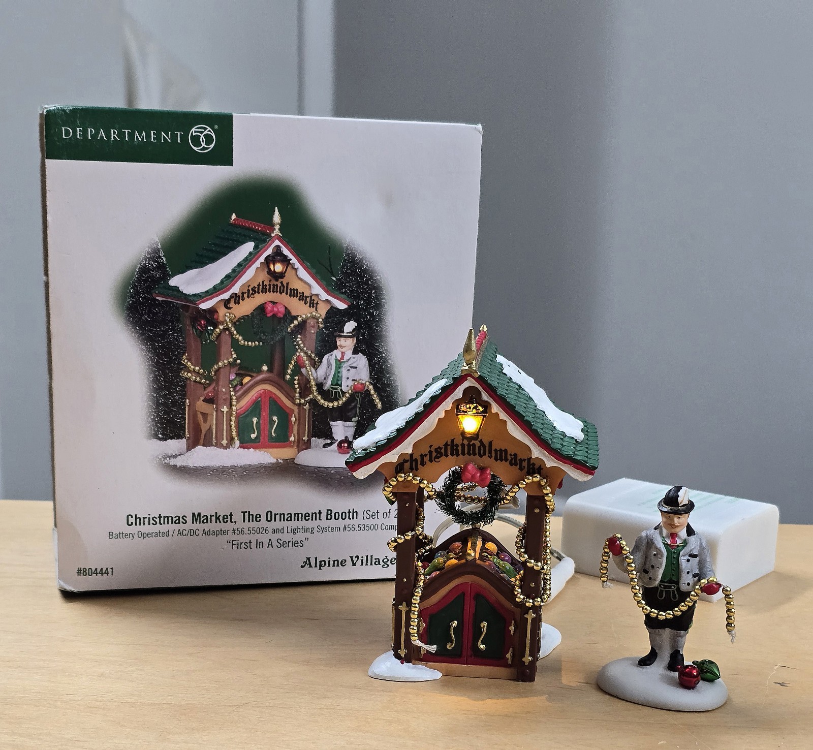 Dept 56 Alpine Village Christmas Market The Ornament Booth 2 pcs #8014441 in Box Dept 56 Alpine Village Christmas Market The Ornament Booth 2 pcs #8014441 in Box