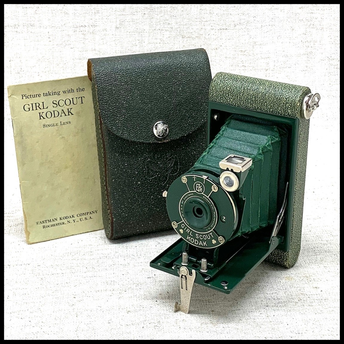 gorgeous 1929 Girl Scout KODAK vest pocket camera with case and instructions gorgeous 1929 Girl Scout KODAK vest pocket camera with case and instructions