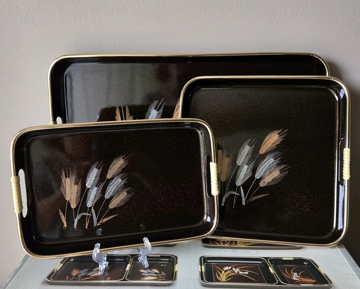 Japanese Vintage 3 Pc Lacquerware Tray Set Wheat Pattern Brown New In Box Japanese Vintage 3 Pc Lacquerware Tray Set Wheat Pattern Brown New In Box