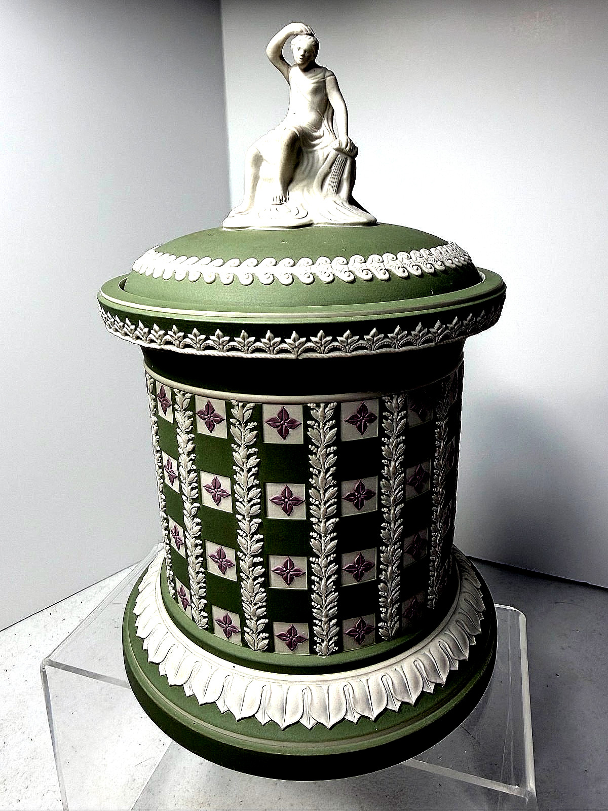 Rare Wedgwood Jasperware Tri Colour Dice Ware Museum Series Jar W/Finial - LTD Rare Wedgwood Jasperware Tri Colour Dice Ware Museum Series Jar W/Finial - LTD