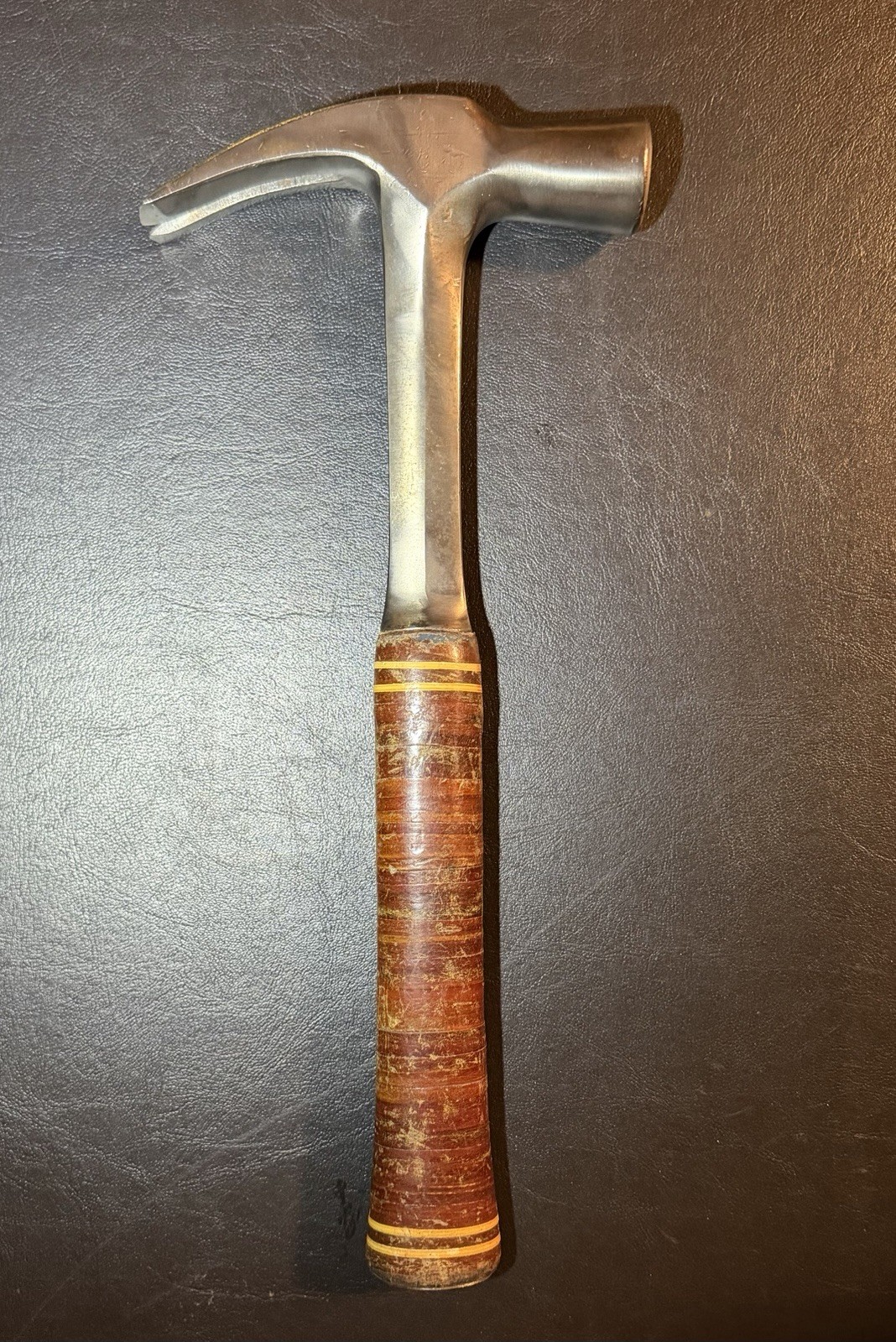 Vintage Estwing 28 Oz Framing Hammer Stacked Leather Rockford, Ill Era Rip Claw