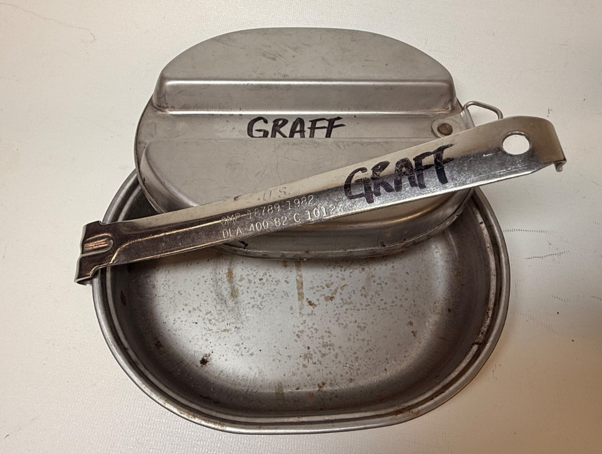Vintage 1982 USGI Military Mess Kit Skillet Plate Cold War USAF Patched Graff