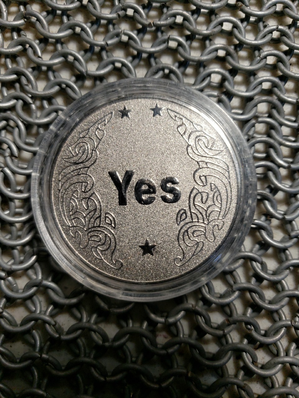 DD-011 Flip a coin YES or NO decisions made easy with the Decision maker Challen