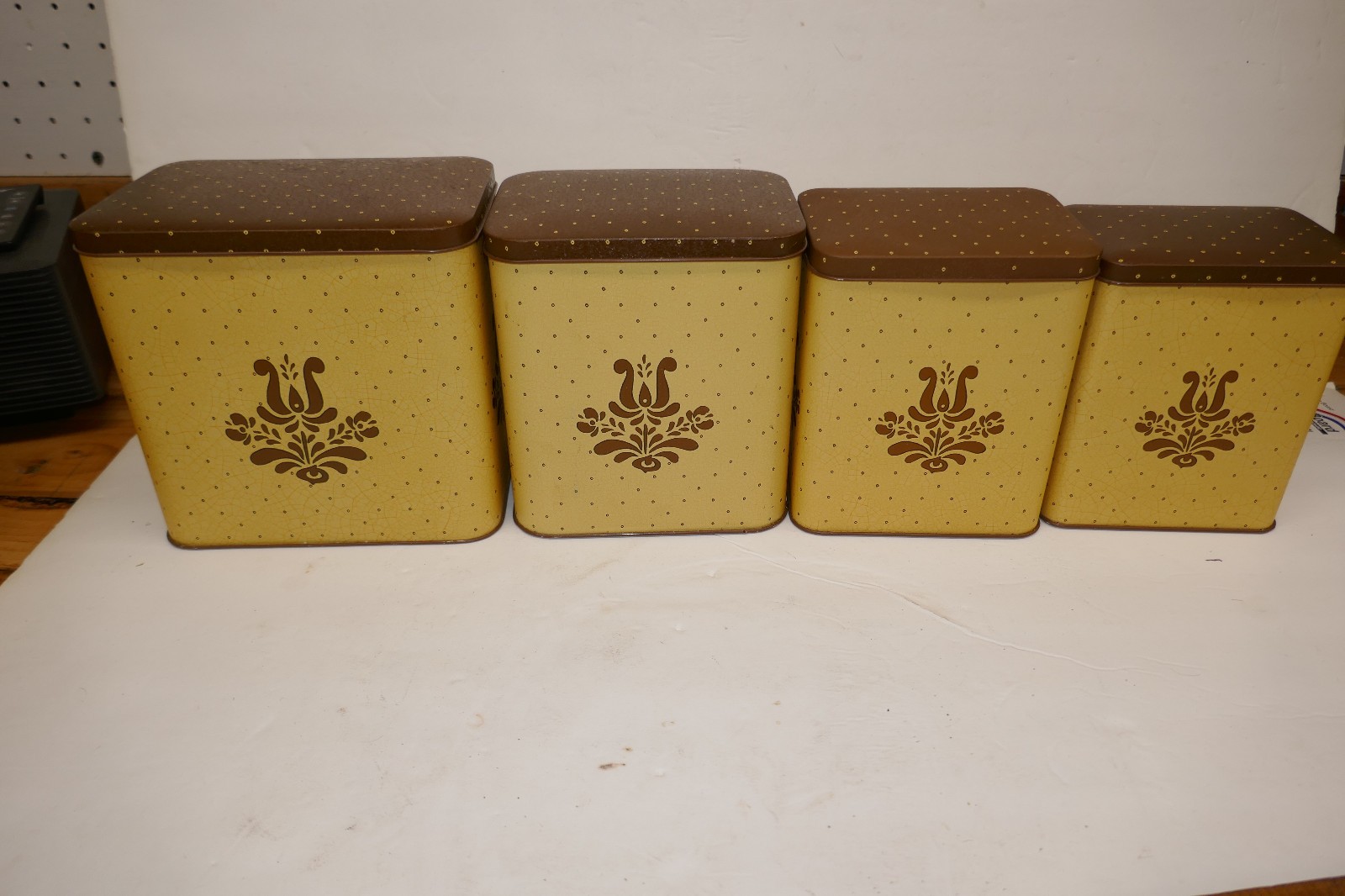 Pfaltzgraff Village Nested Storage Tins Set Vintage 1985 England Brown Beige Pfaltzgraff Village Nested Storage Tins Set Vintage 1985 England Brown Beige