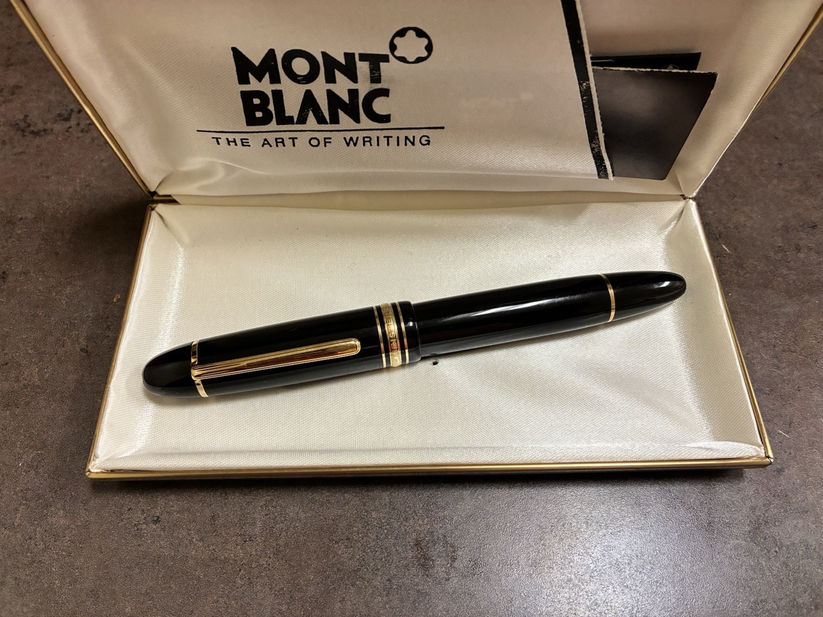 Late 1980’s Montblanc Meisterstück 149 14k Medium Nib With Ebonite Feed Late 1980’s Montblanc Meisterstück 149 14k Medium Nib With Ebonite Feed