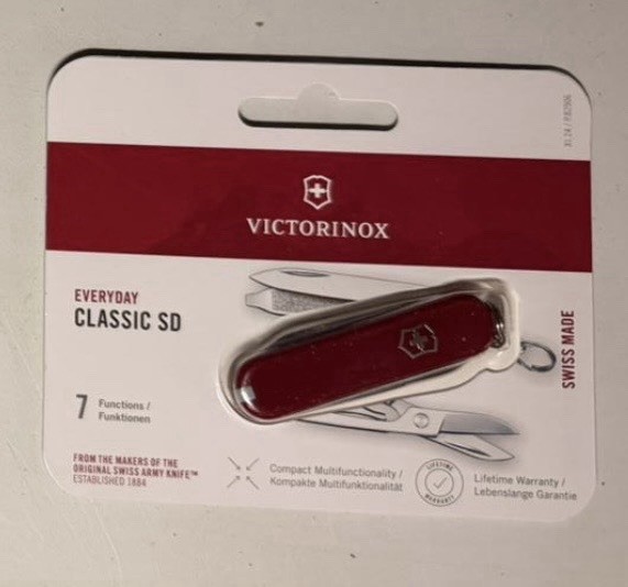 Victorinox Swiss Army Classic SD Red Pocket Knife - 7 Functions Victorinox Swiss Army Classic SD Red Pocket Knife - 7 Functions
