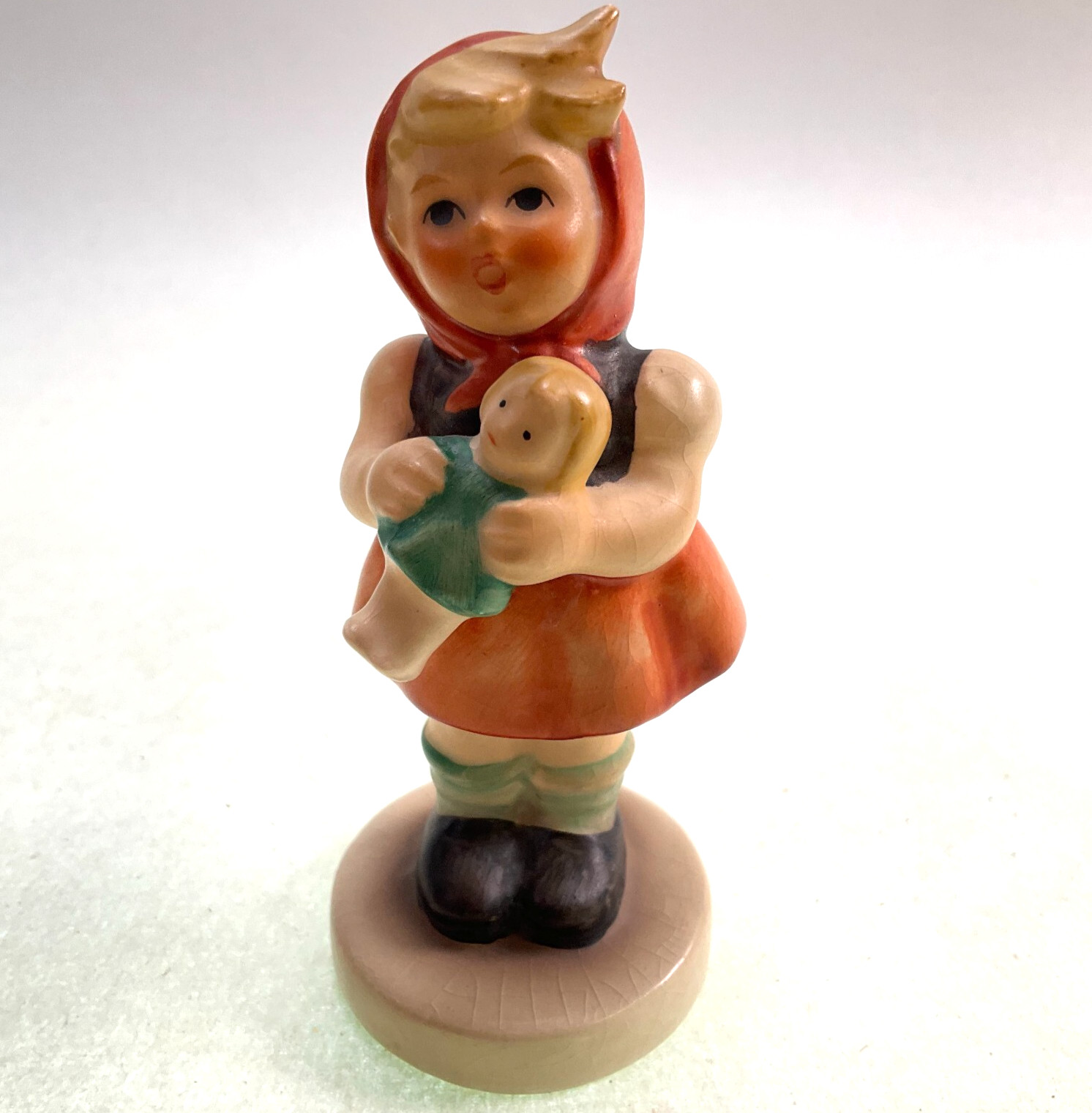 Hummel Girl with Doll 239/B TMK5 Goebel Figurine 1972-1979 Vintage
