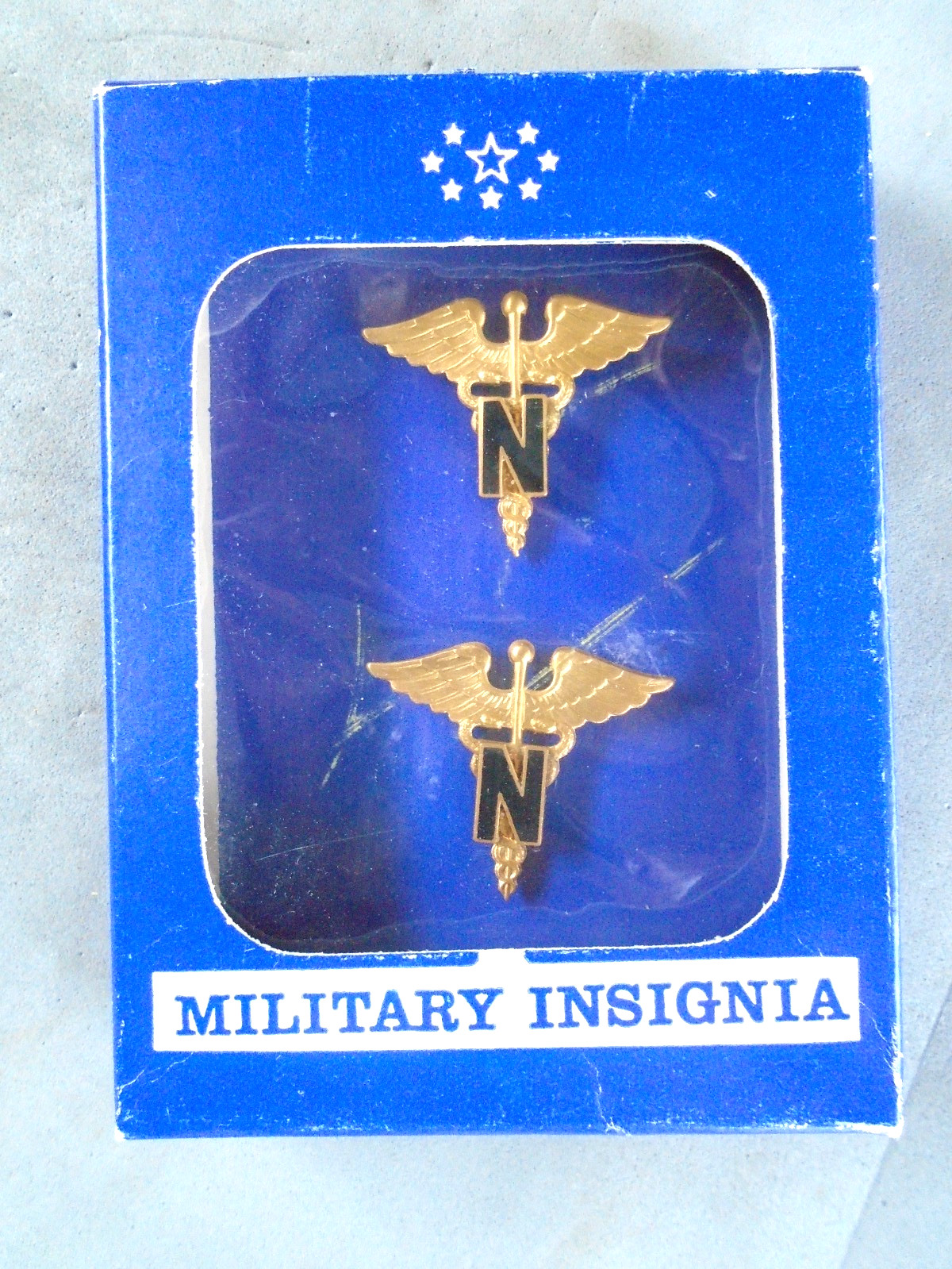 US Army Nurse collar insignia (2) marked 1/2010K GF S 21 in original box