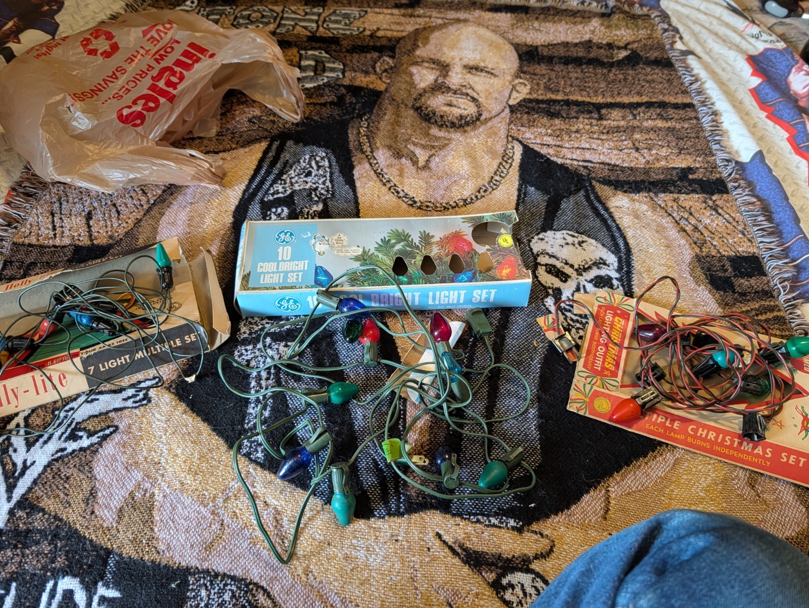 Vtg 50s 60 GE Christmas Lights 10 Lights Working 2 sets of nonworking Vtg 50s 60 GE Christmas Lights 10 Lights Working 2 sets of nonworking