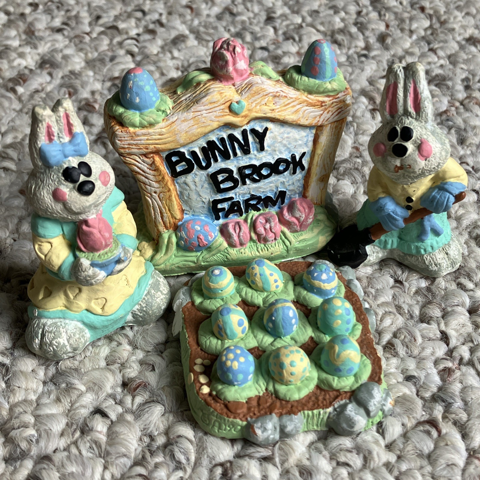 BUNNY BROOK FARM Easter Set - Vintage Rare 90s Pastel Ceramic Rabbit Egg Farmers