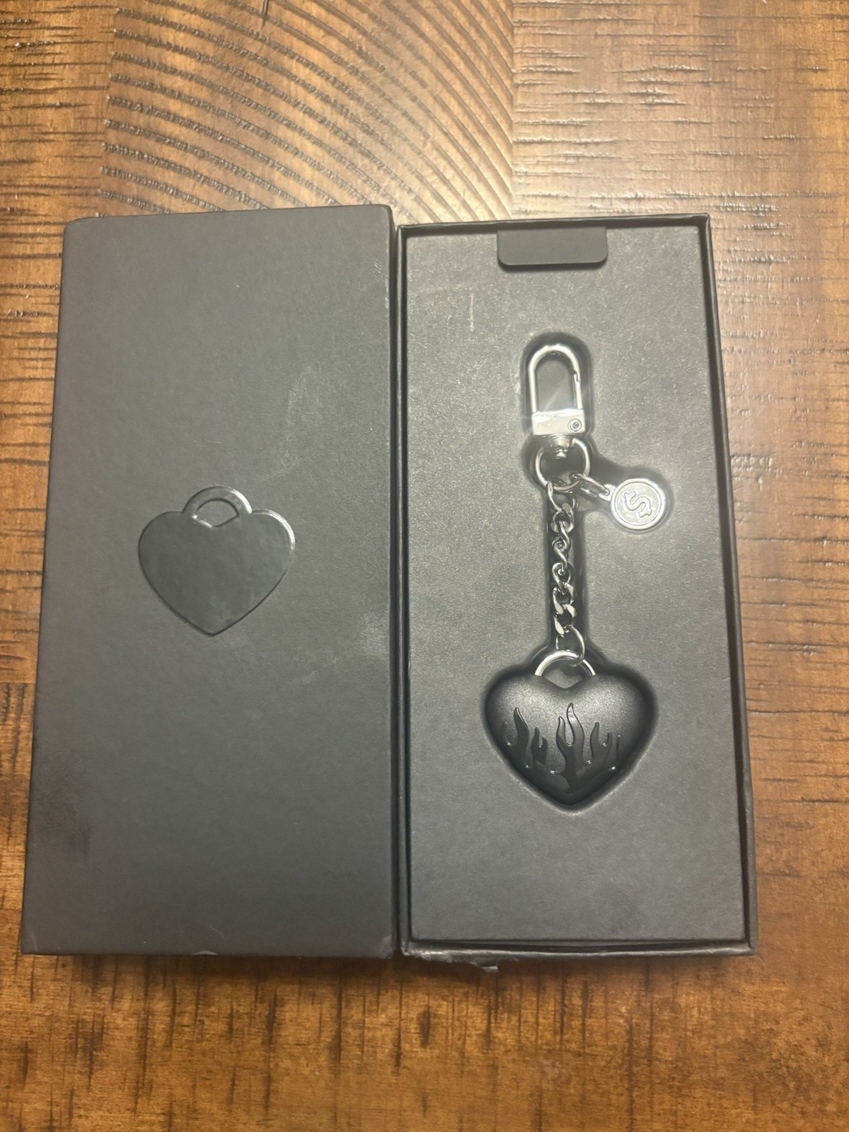 Cash App Tap To Pay Heart Tag First Edition (RARE) IN HAND OPEN BOX