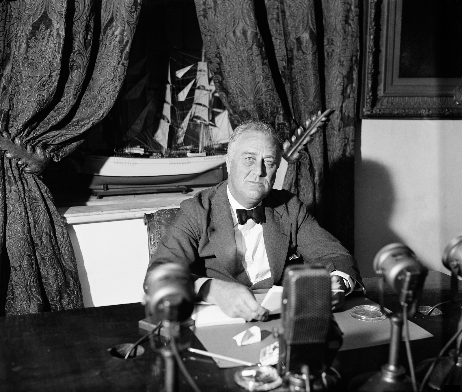 FDR Franklin Roosevelt Vintage 1930s Fireside Chat Photo Reprint Wall Art