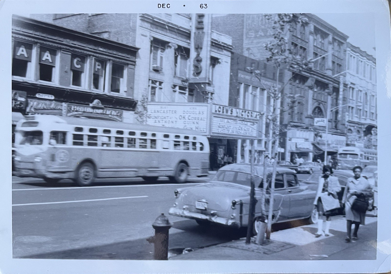 LOEW’S VICTORIA THEATER Vintage Photo Harlem NYC Street Scene Kirk Douglas 1963