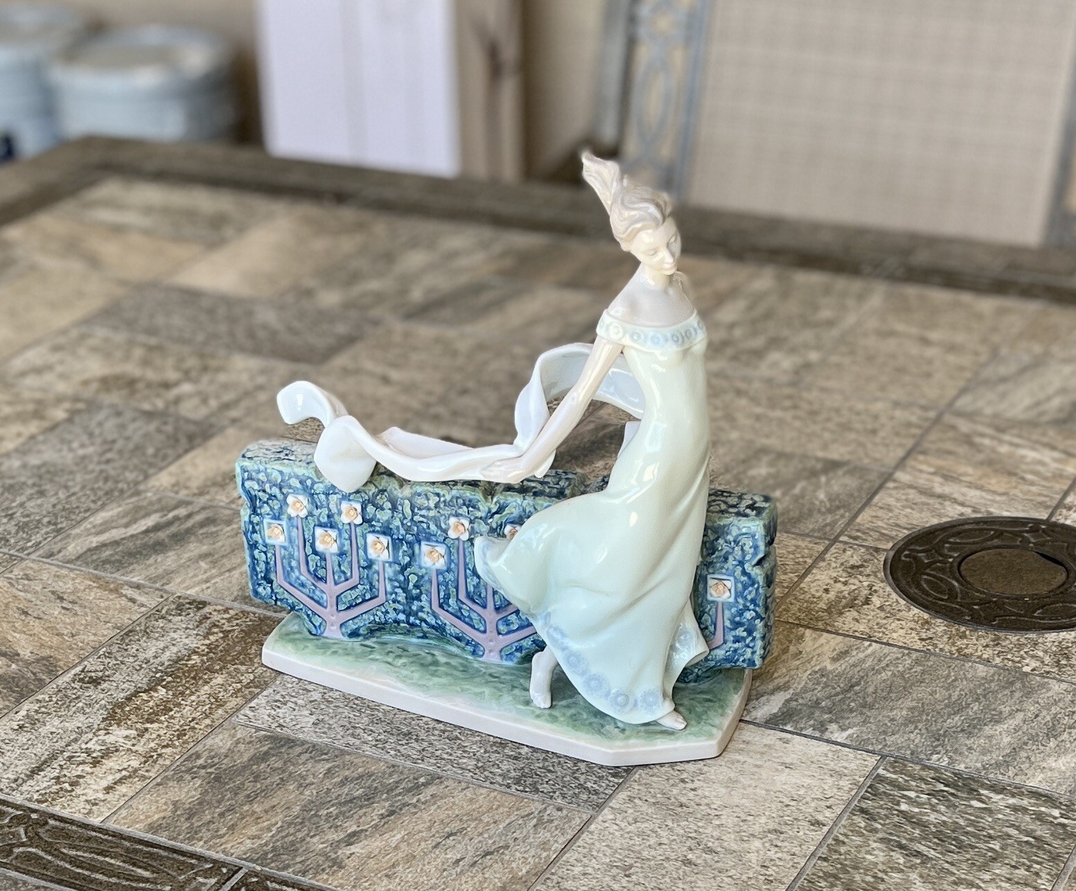 Rare Lladro 8142 Courageous Nature Woman Porcelain Figurine Sculpture Rare Lladro 8142 Courageous Nature Woman Porcelain Figurine Sculpture