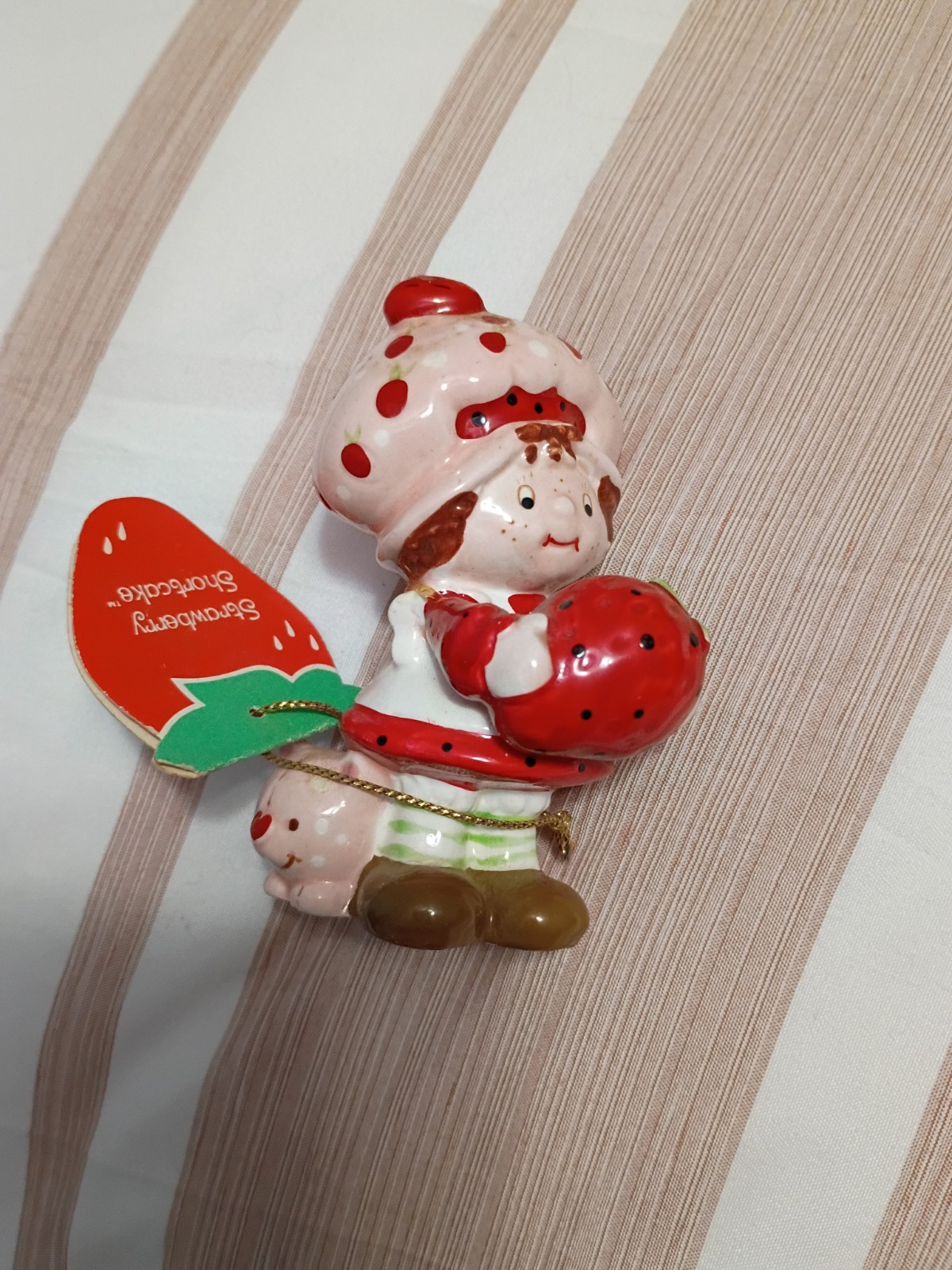 Vintage STRAWBERRY SHORTCAKE Ceramic Figurine 