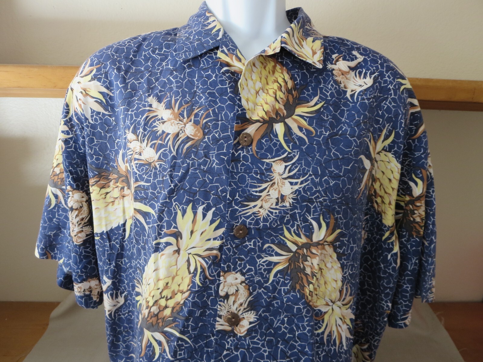 New Vintage HILO HATTIE Hawaiian Shirt Original Pineapple Size Extra Large XL New Vintage HILO HATTIE Hawaiian Shirt Original Pineapple Size Extra Large XL