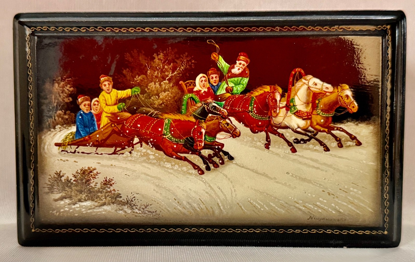 Fine Vintage Soviet Era Russian Lacquer Box Fedoskino Signed Horse Race