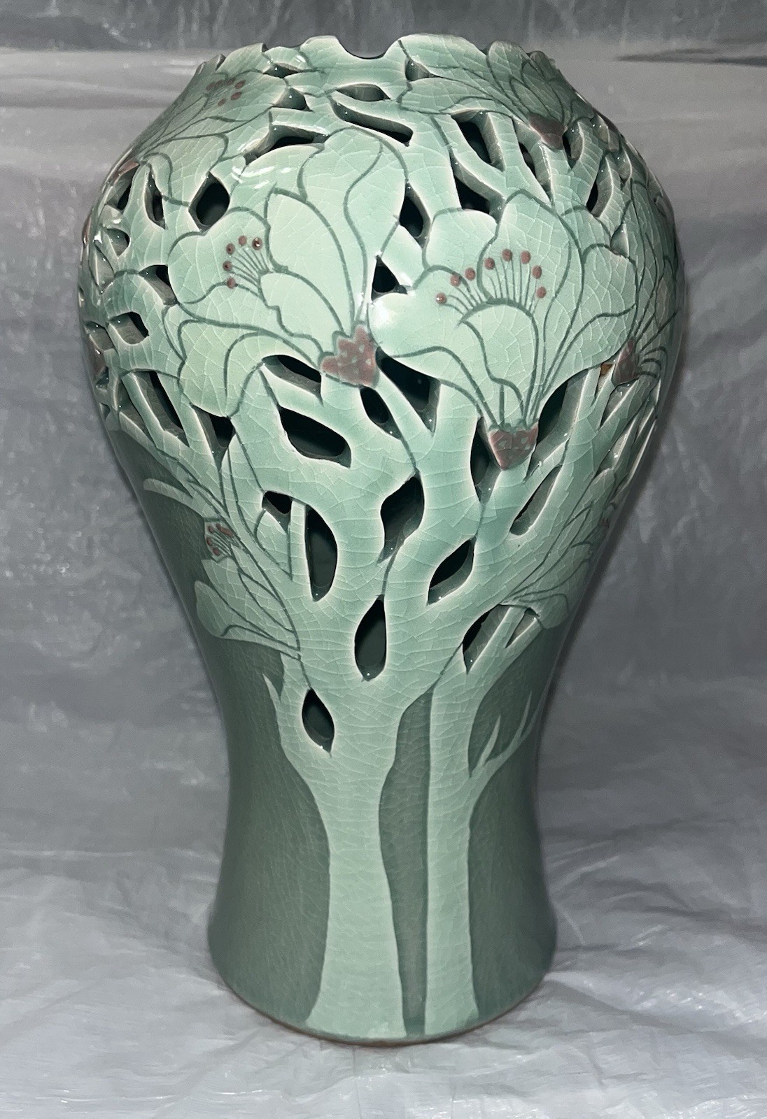 Vintage Korean Celadon Openwork Magnolia Vase - Signed Tong-Min 10\