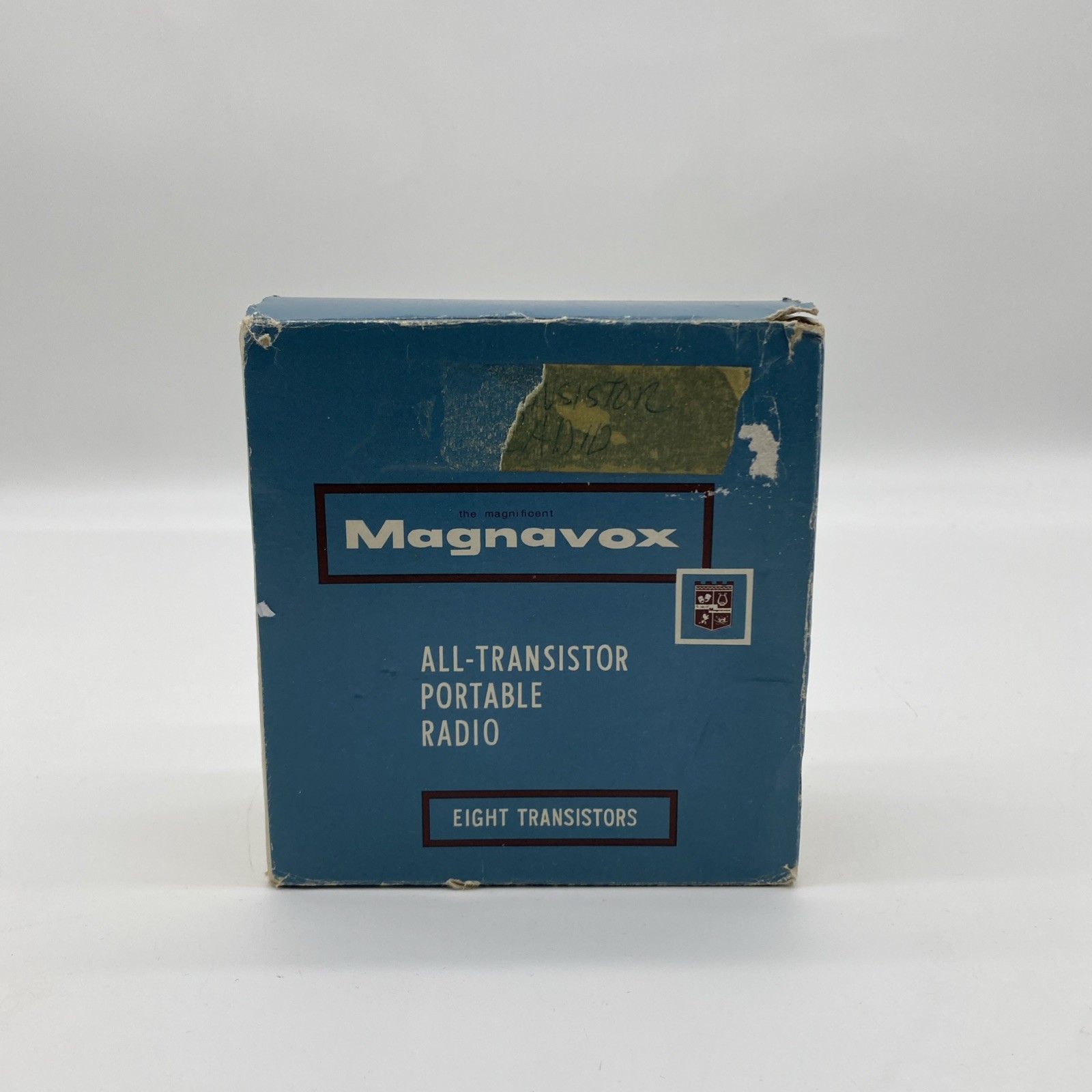 MAGNAVOX ALL-TRANSISTOR PORTABLE RADIO MODEL 2-AM-70 MAGNAVOX ALL-TRANSISTOR PORTABLE RADIO MODEL 2-AM-70