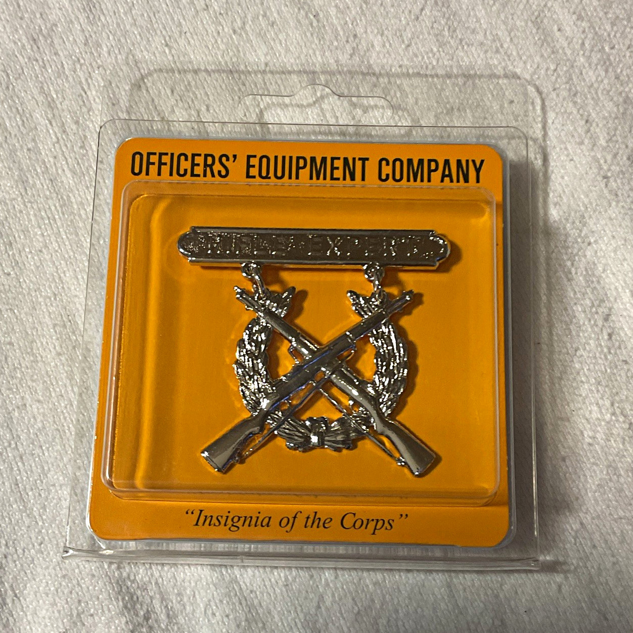 Officers\' Equipment Company USMC Rifle Expert Badge Pin Militaria Insignia Officers\' Equipment Company USMC Rifle Expert Badge Pin Militaria Insignia