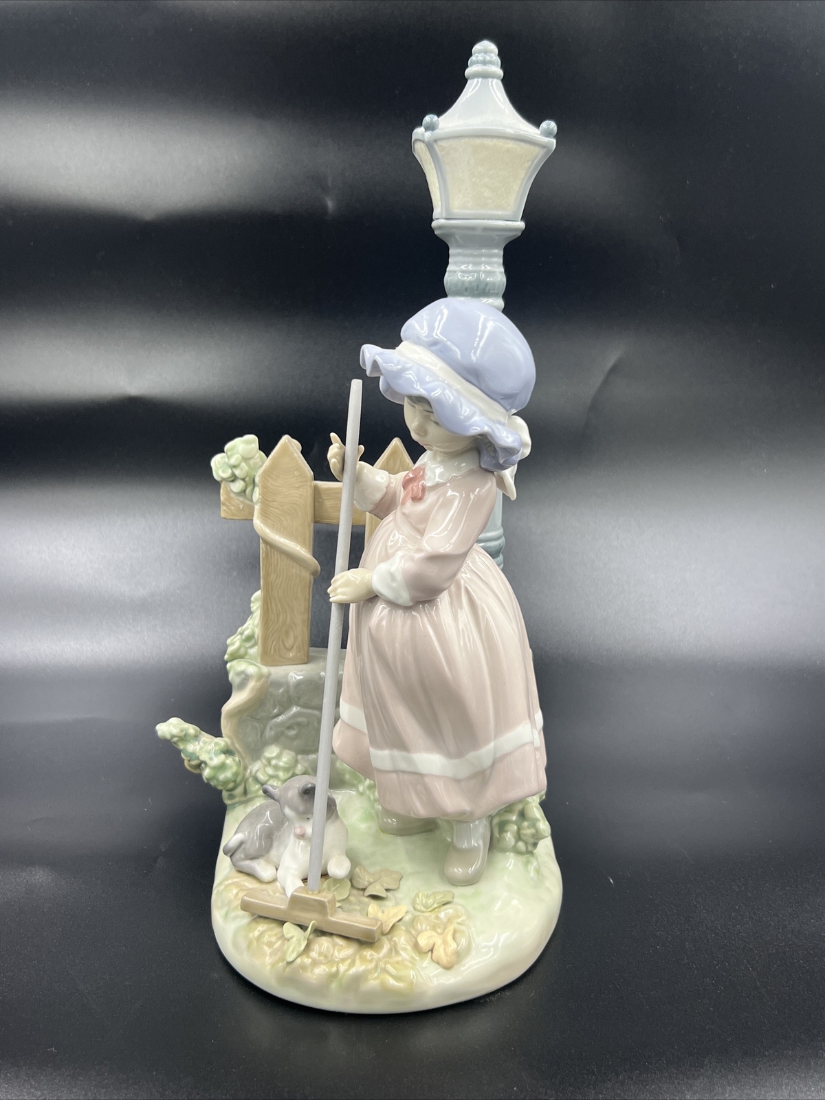 Lladro Porcelain Figurine Fall Clean-Up 5286 Retired 2007 Lg 13