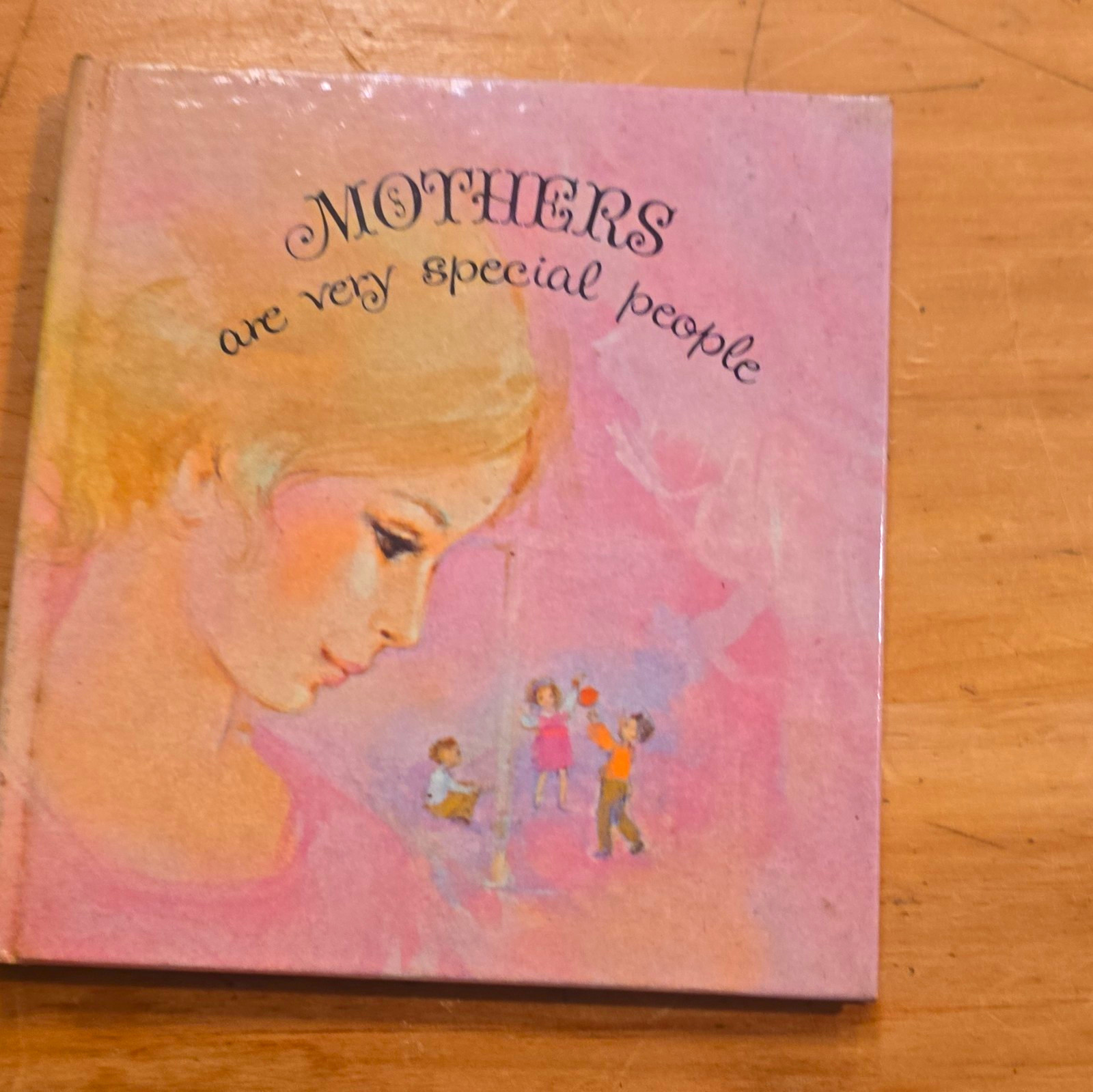 American Greetings 1969 “Mothers Are Very Special People” Card Booklet