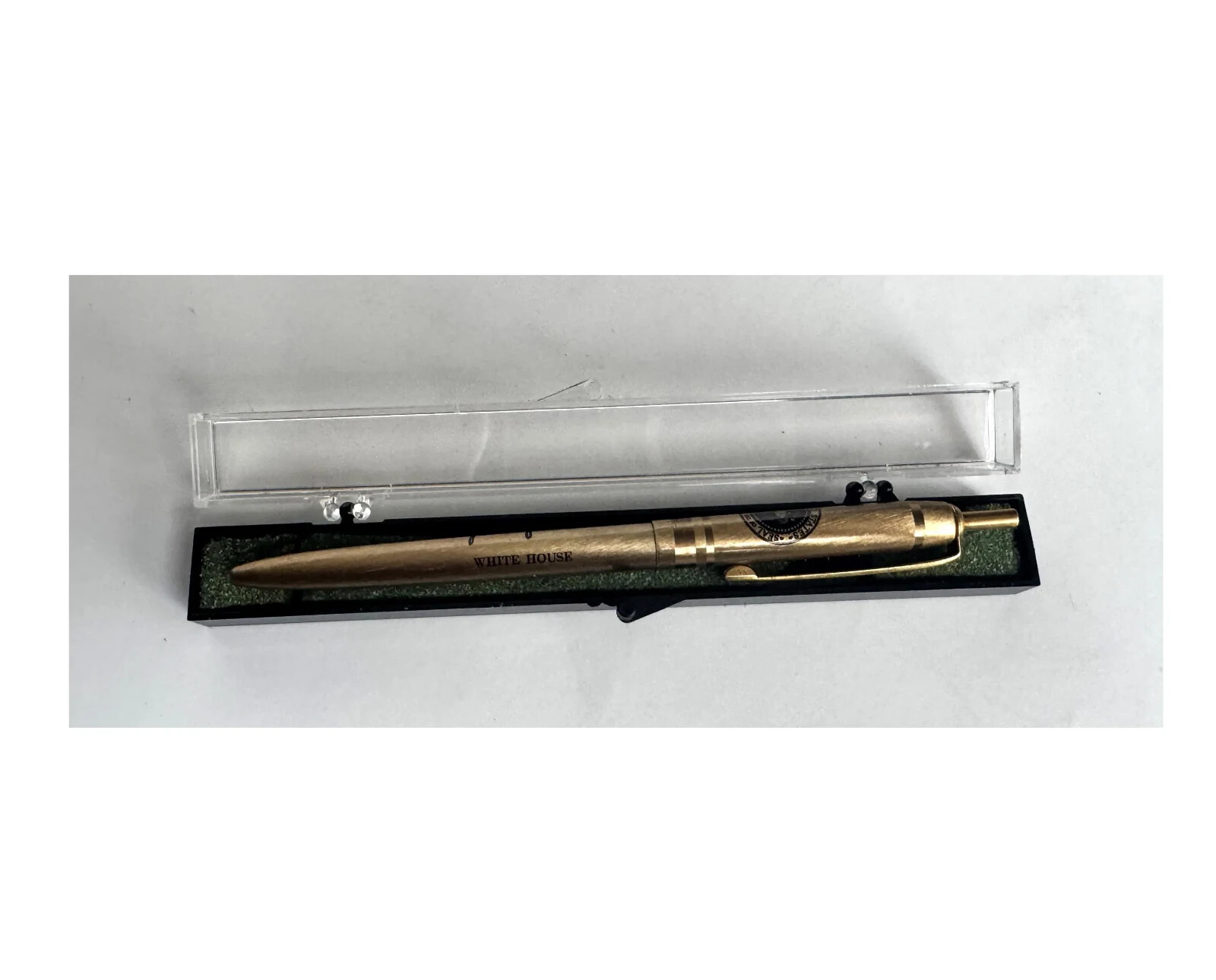 Vintage Lyndon B Johnson Pen w/ Signature and Presidential Seal in Original Case