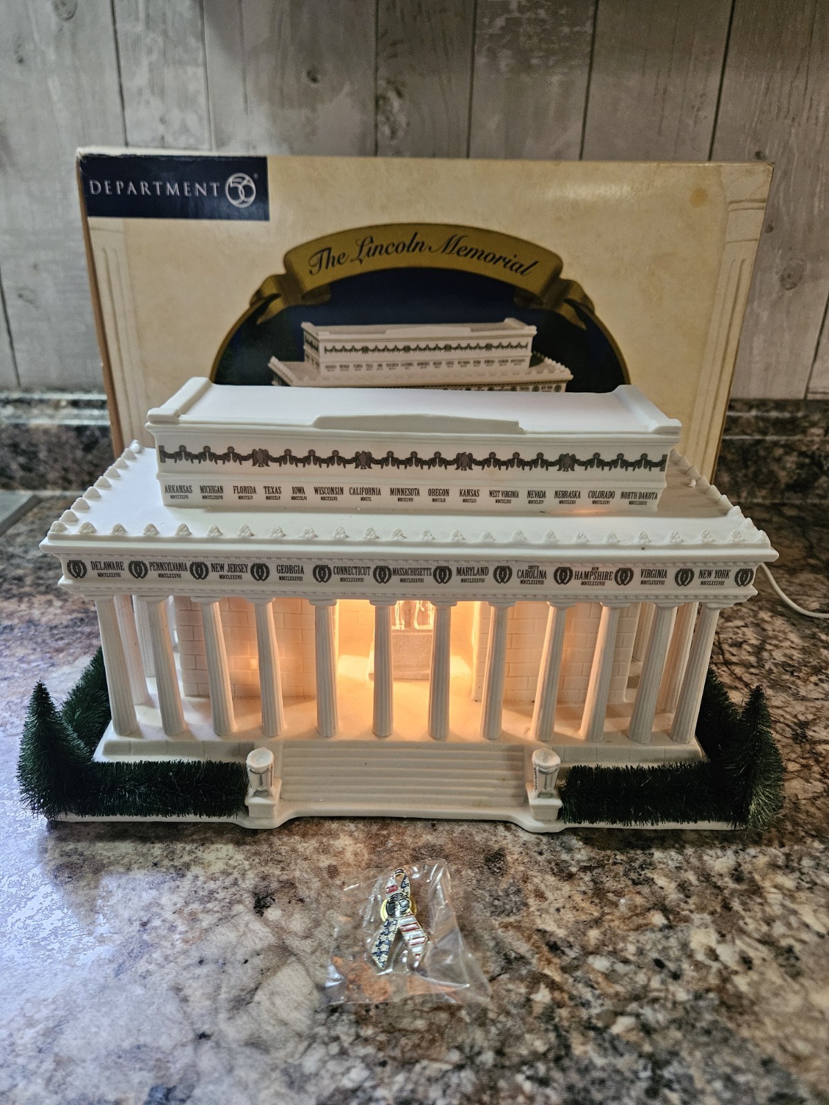 Department 56 Lincoln Memorial American Pride Illuminated House 2001 Department 56 Lincoln Memorial American Pride Illuminated House 2001
