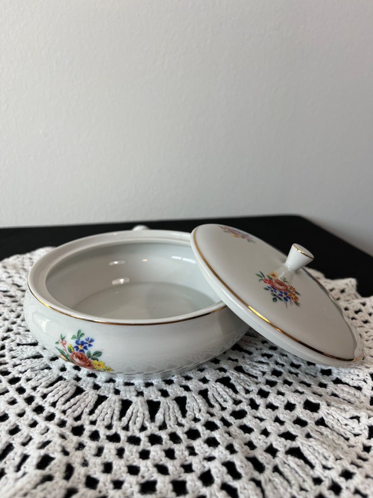 Vintage Hollohaza Hungary Porcelain Lidded Bowl - Floral Design, Gold Trim Vintage Hollohaza Hungary Porcelain Lidded Bowl - Floral Design, Gold Trim