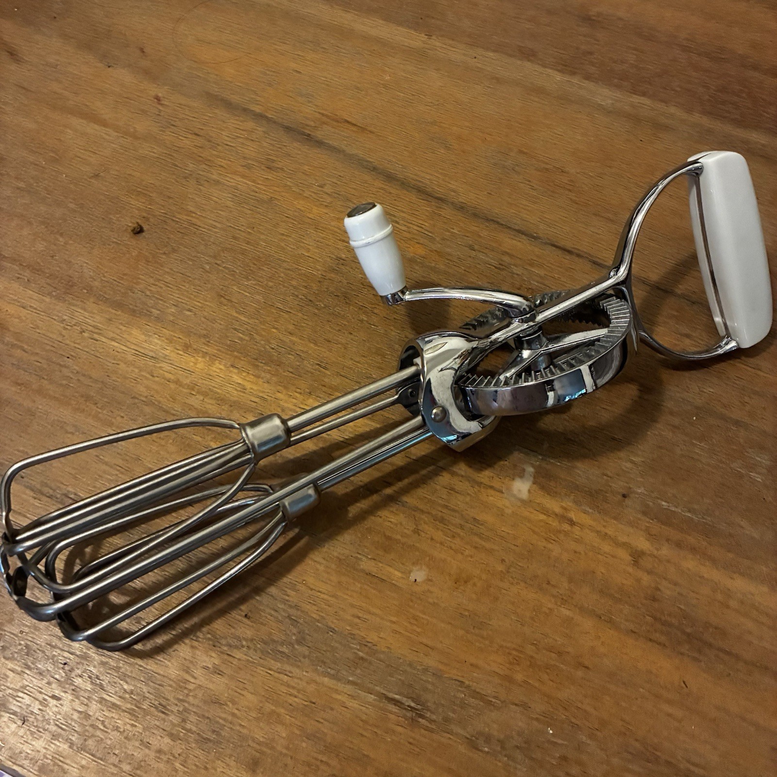 Vintage Oekcoo Handheld Egg Beater Hand Mixer Stainless Steel White USA Made